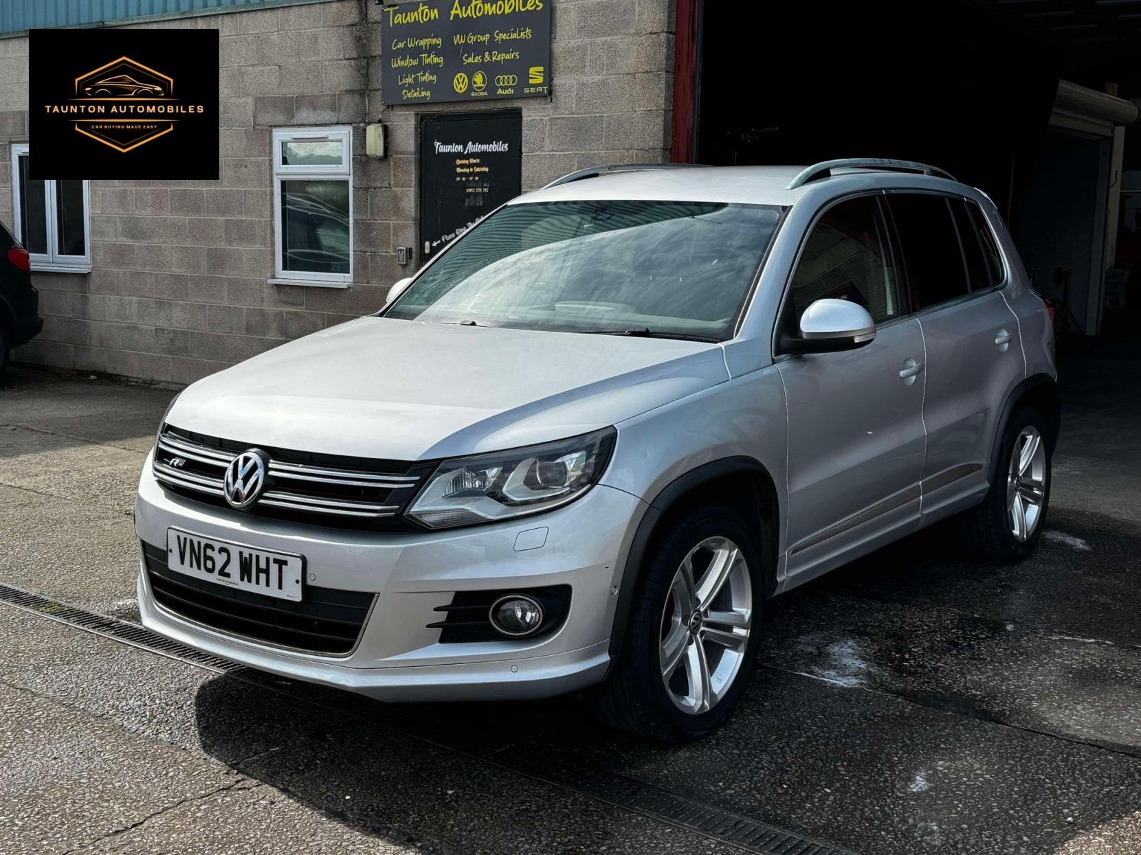 Volkswagen Tiguan 2.0 TDI BlueMotion Tech R-Line SUV 5dr Diesel Manual 4WD Euro 5 (s/s) (140 ps)