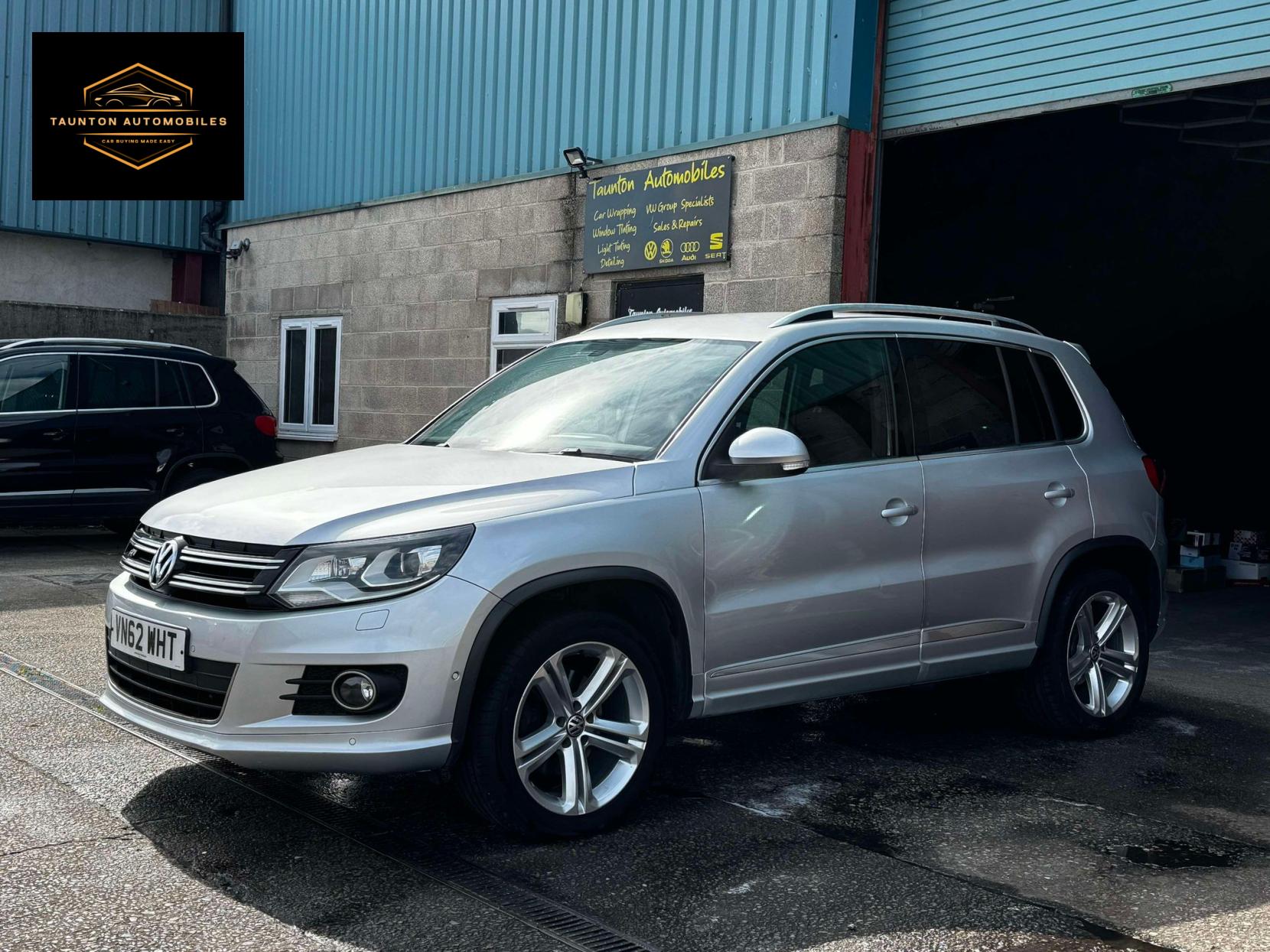 Volkswagen Tiguan 2.0 TDI BlueMotion Tech R-Line SUV 5dr Diesel Manual 4WD Euro 5 (s/s) (140 ps)