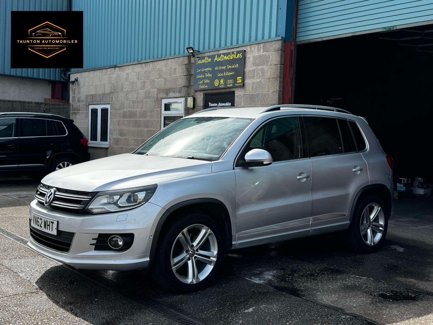 Volkswagen Tiguan 2.0 TDI BlueMotion Tech R-Line SUV 5dr Diesel Manual 4WD Euro 5 (s/s) (140 ps)