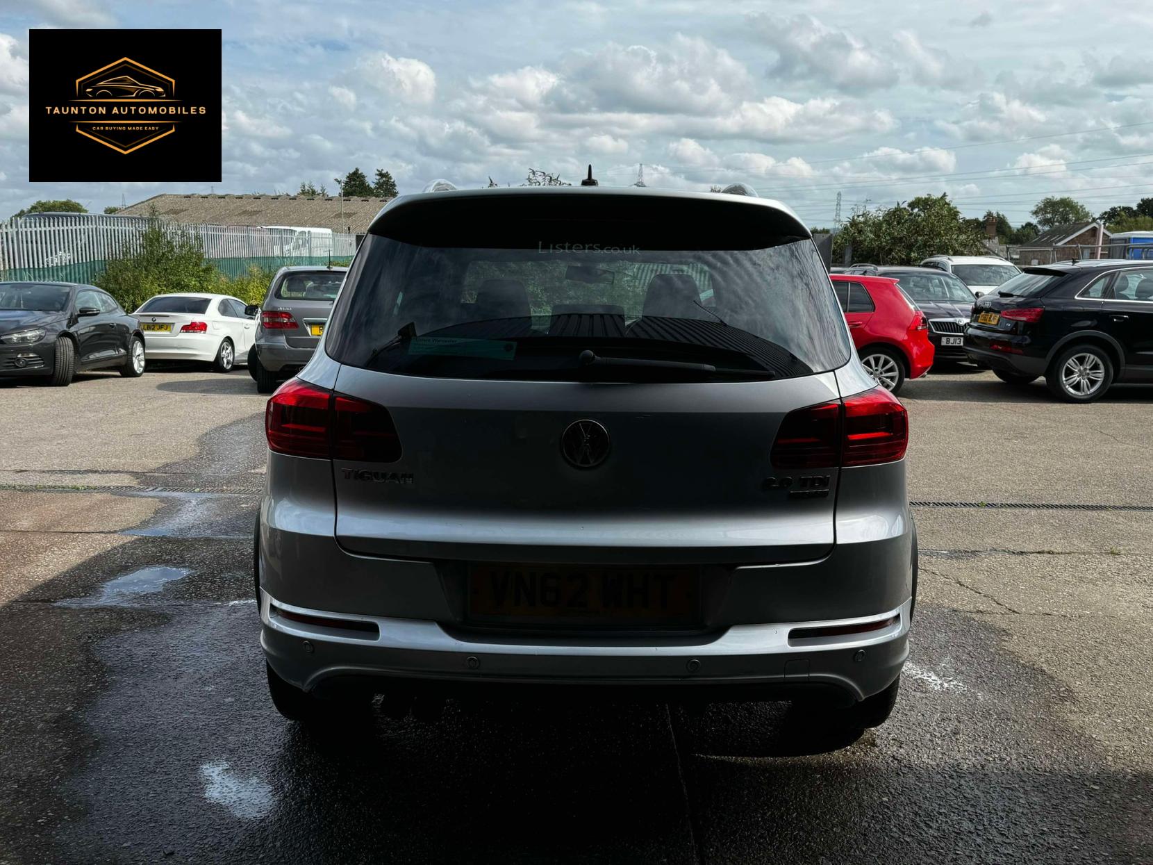 Volkswagen Tiguan 2.0 TDI BlueMotion Tech R-Line SUV 5dr Diesel Manual 4WD Euro 5 (s/s) (140 ps)