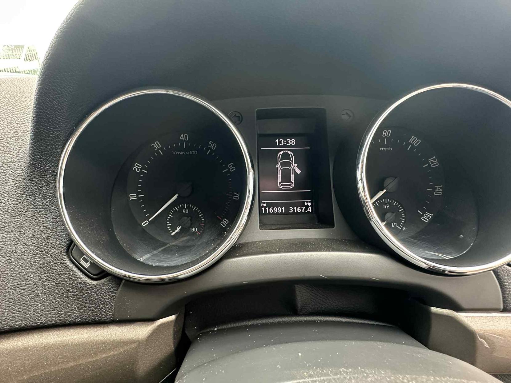 Skoda Yeti 1.2 TSI Elegance SUV 5dr Petrol DSG Euro 5 (105 ps)