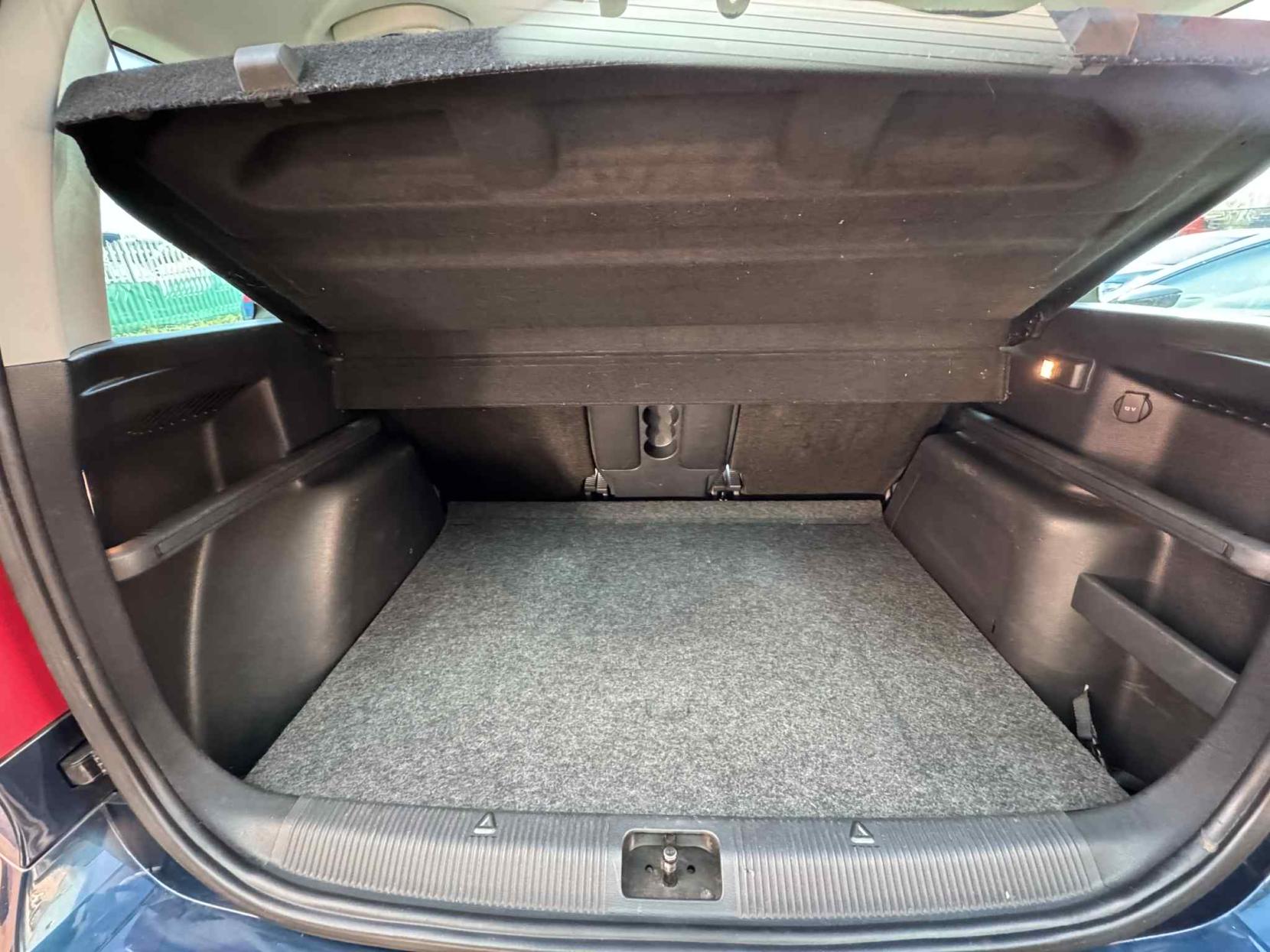 Skoda Yeti 1.2 TSI Elegance SUV 5dr Petrol DSG Euro 5 (105 ps)