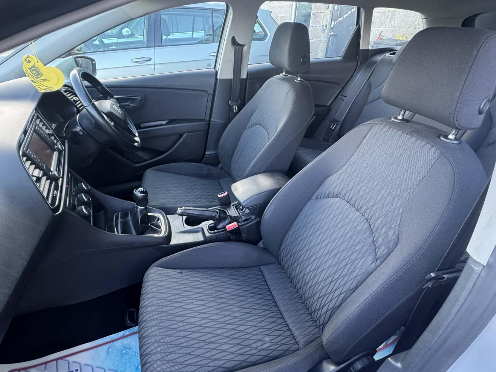 SEAT Leon 1.6 TDI CR SE Sport Tourer 5dr Diesel Manual Euro 5 (s/s) (105 ps)