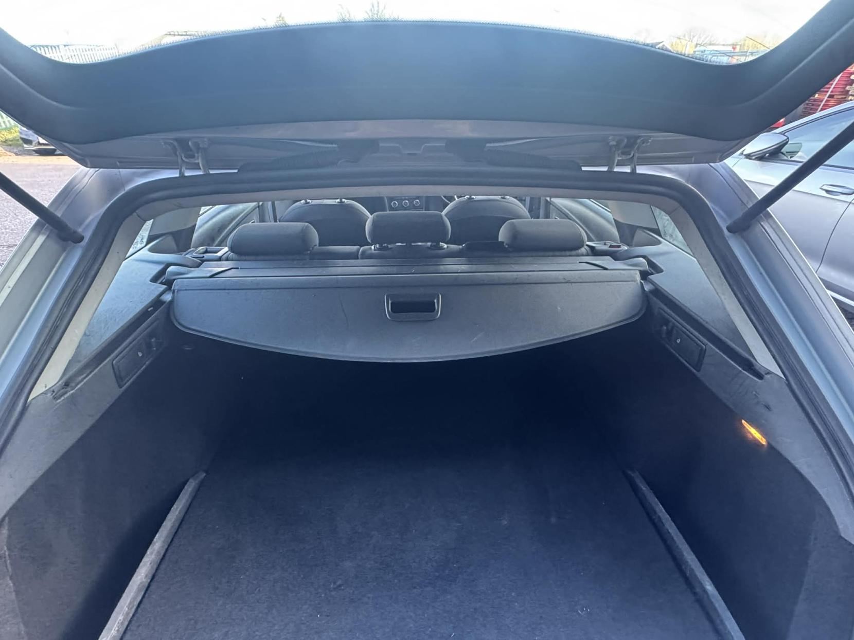 SEAT Leon 1.6 TDI CR SE Sport Tourer 5dr Diesel Manual Euro 5 (s/s) (105 ps)