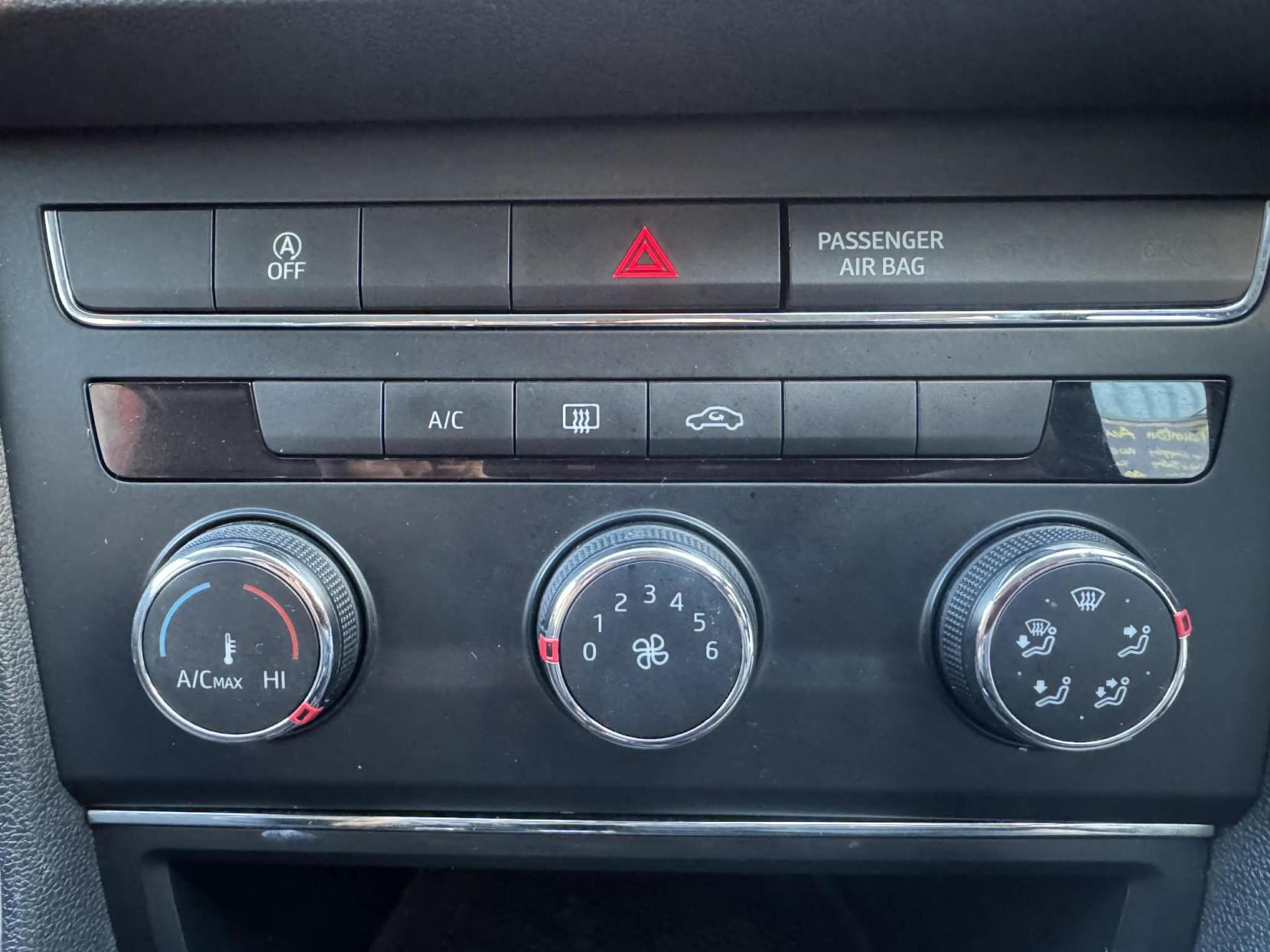 SEAT Leon 1.6 TDI CR SE Sport Tourer 5dr Diesel Manual Euro 5 (s/s) (105 ps)