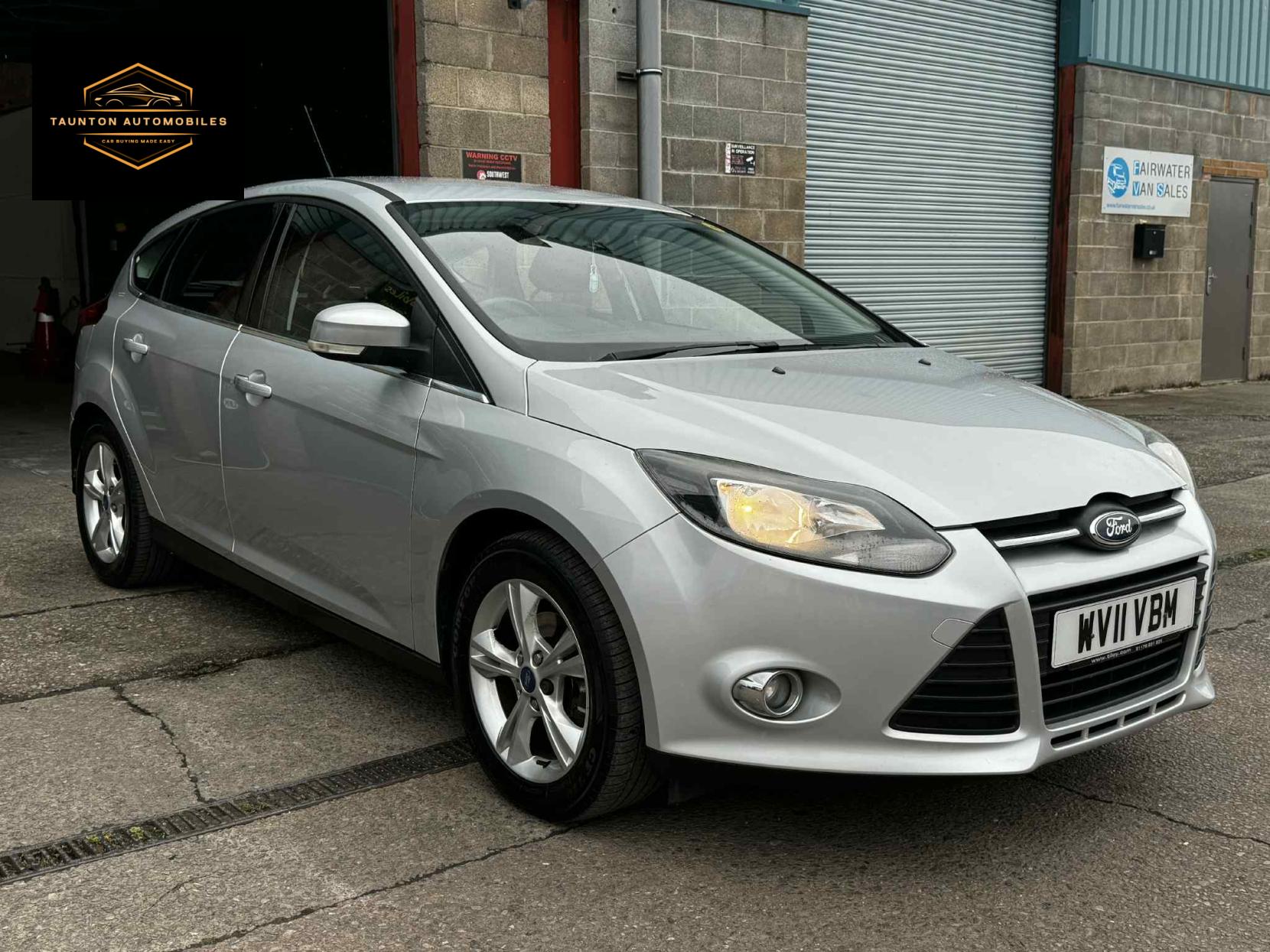 Ford Focus 1.6 Zetec Hatchback 5dr Petrol Manual Euro 5 (105 ps)