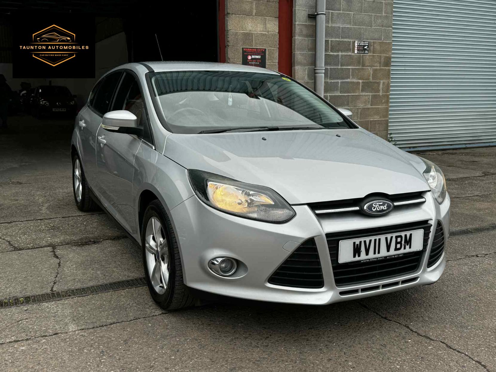 Ford Focus 1.6 Zetec Hatchback 5dr Petrol Manual Euro 5 (105 ps)