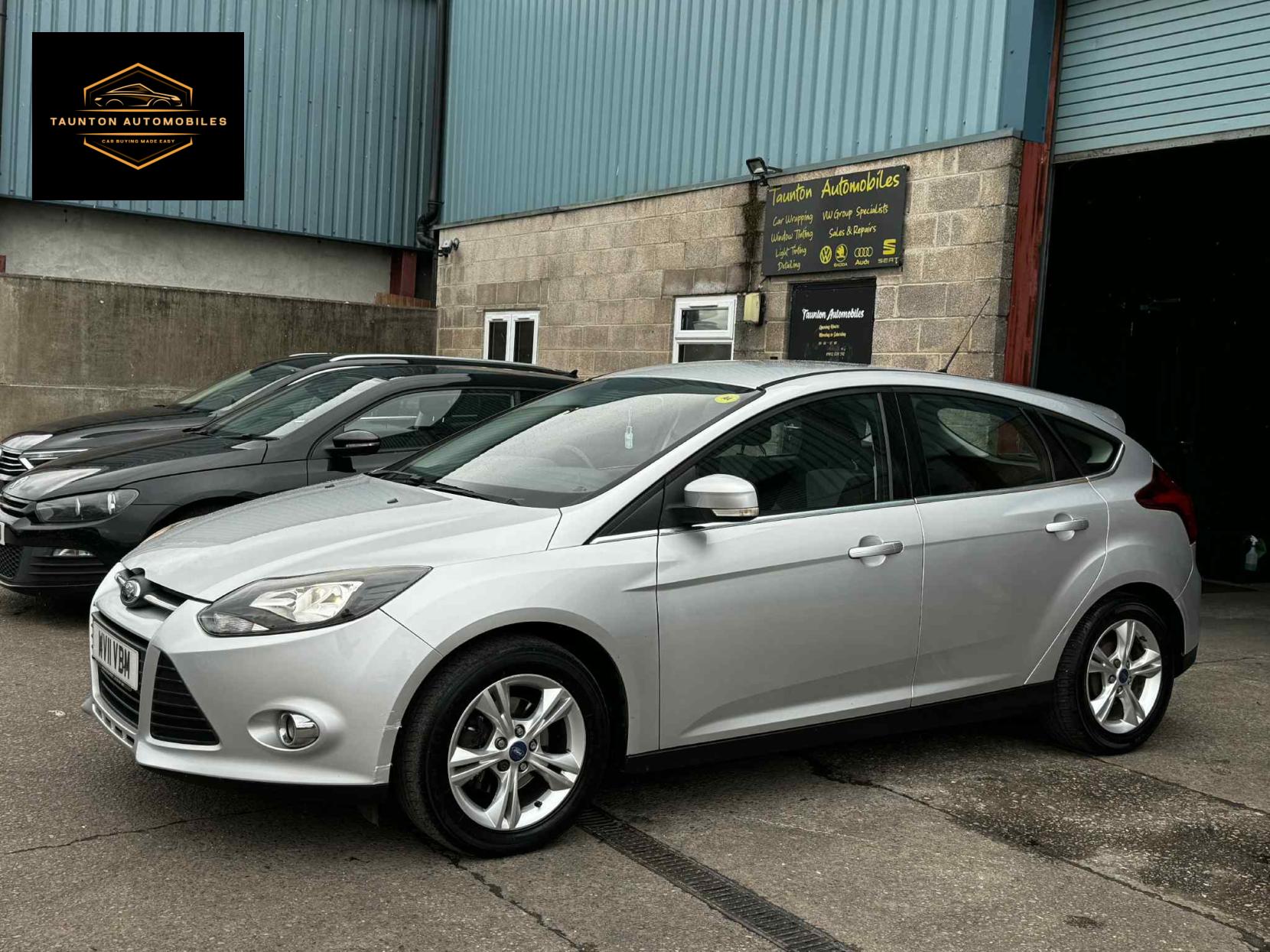 Ford Focus 1.6 Zetec Hatchback 5dr Petrol Manual Euro 5 (105 ps)