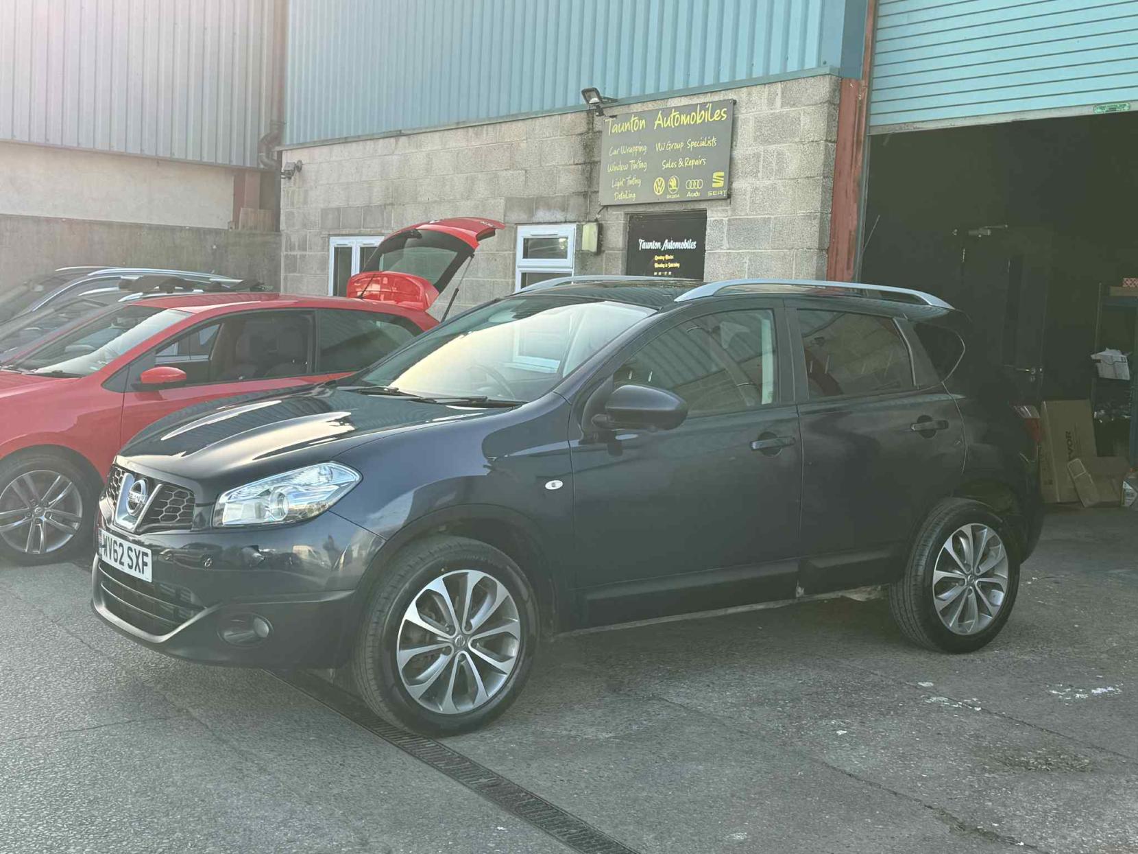 Nissan Qashqai 1.6 dCi Tekna SUV 5dr Diesel Manual 2WD Euro 5 (AVM) (130 ps)