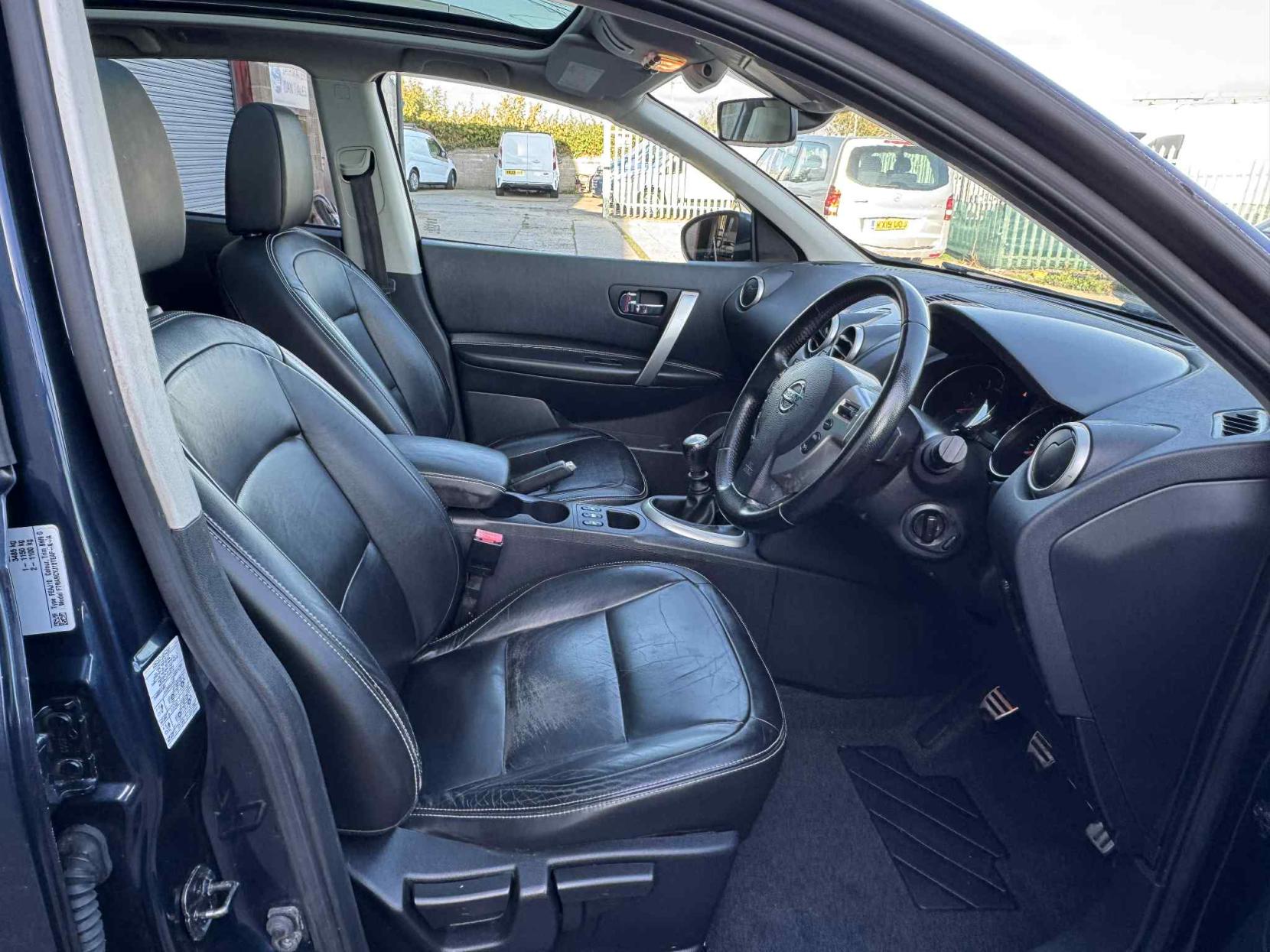 Nissan Qashqai 1.6 dCi Tekna SUV 5dr Diesel Manual 2WD Euro 5 (AVM) (130 ps)