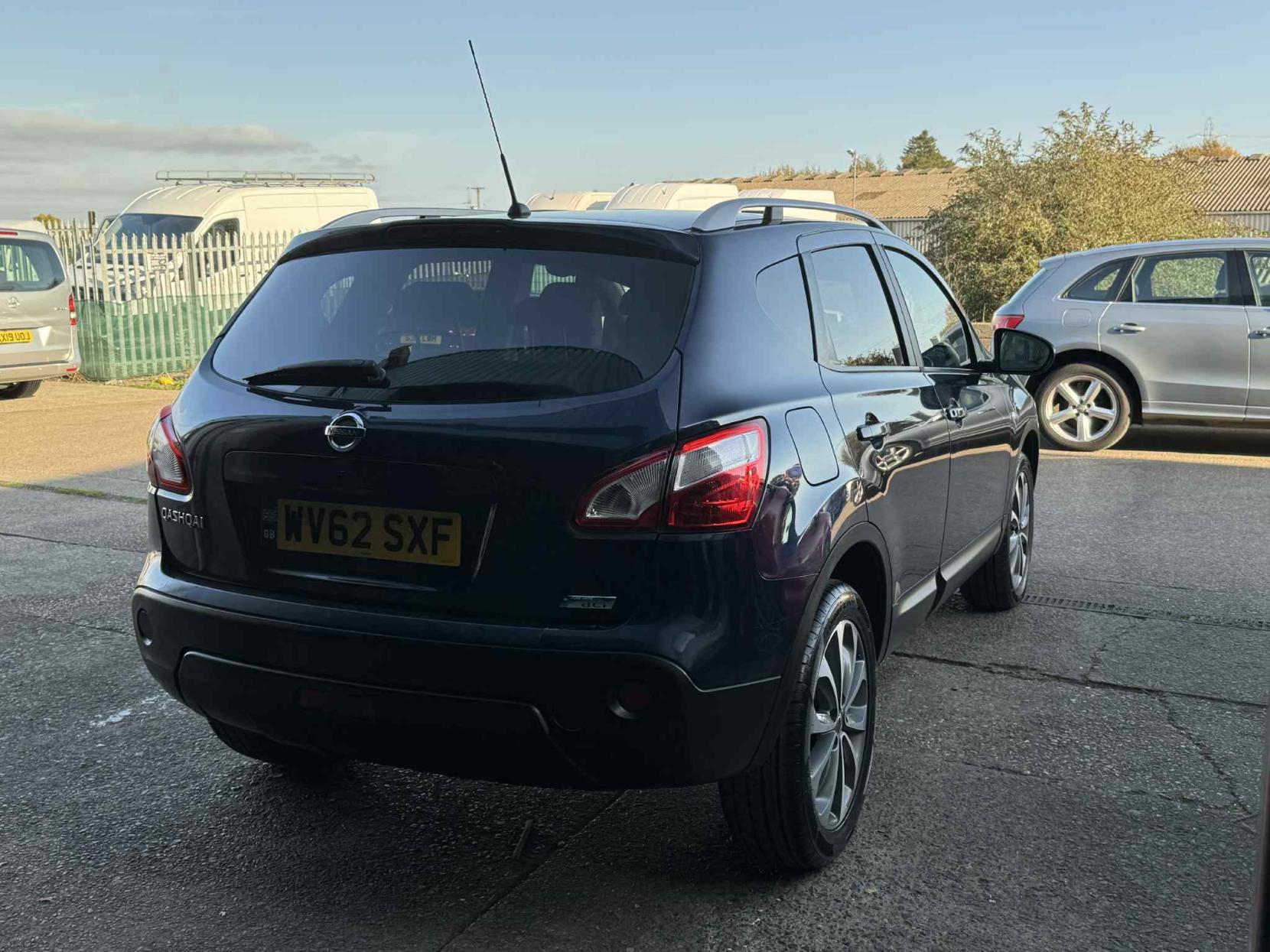 Nissan Qashqai 1.6 dCi Tekna SUV 5dr Diesel Manual 2WD Euro 5 (AVM) (130 ps)