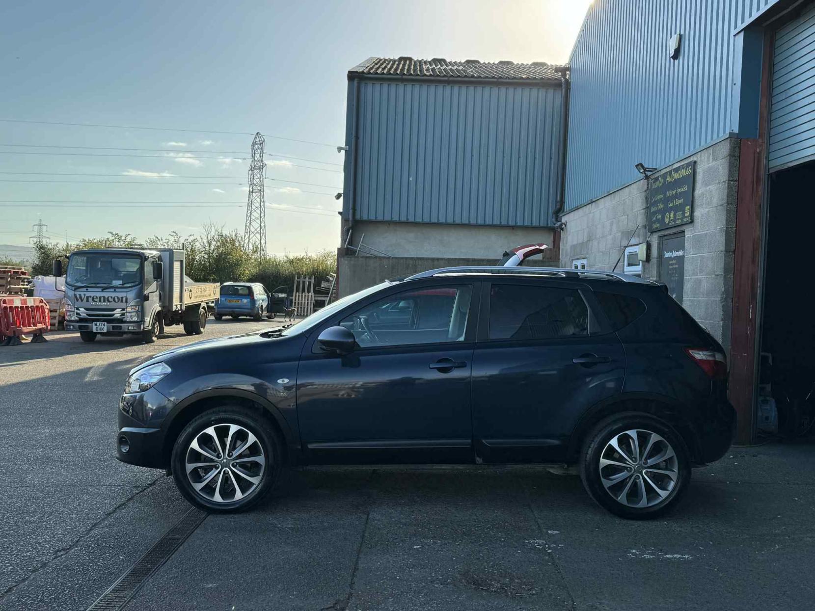 Nissan Qashqai 1.6 dCi Tekna SUV 5dr Diesel Manual 2WD Euro 5 (AVM) (130 ps)