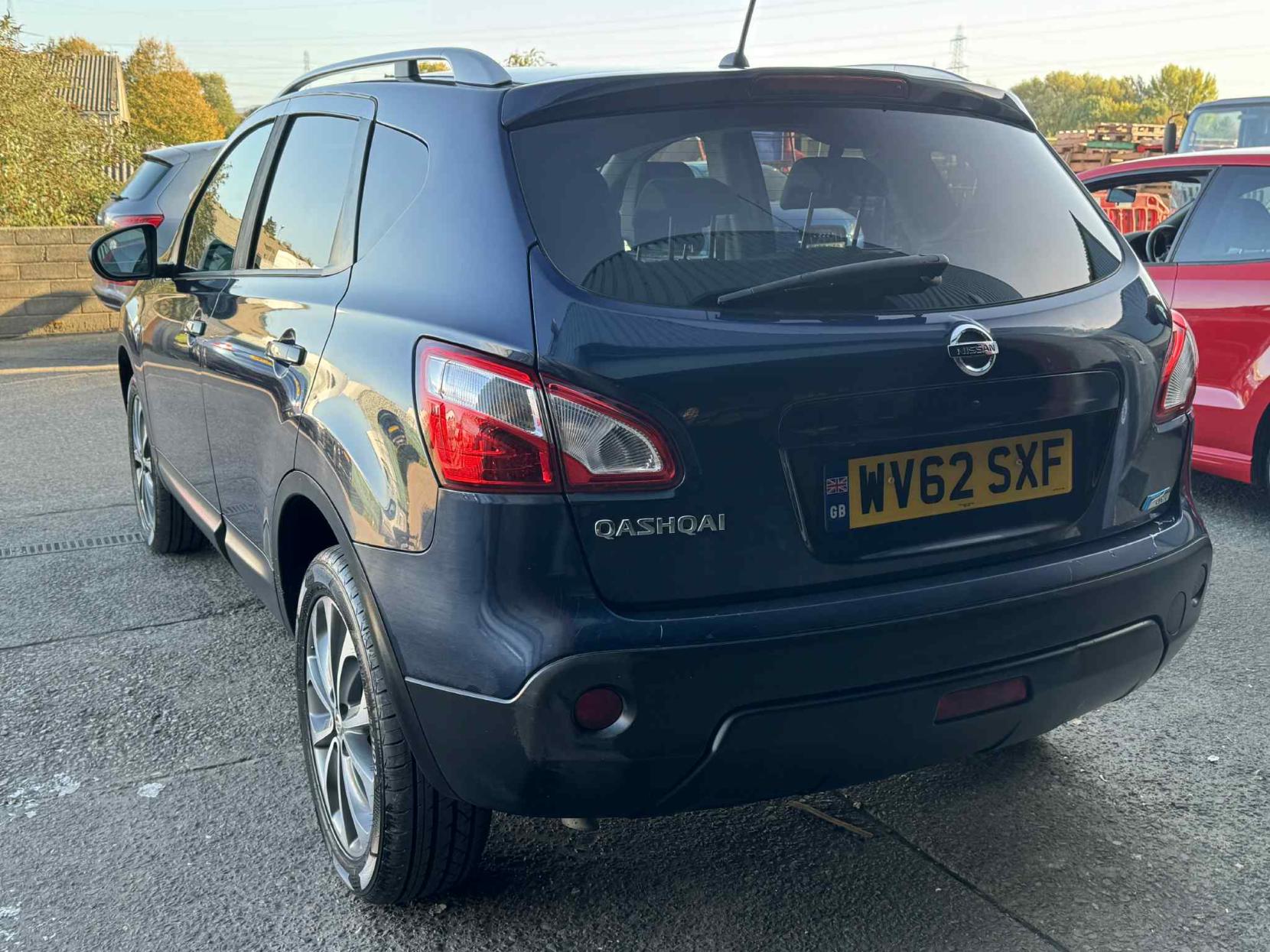 Nissan Qashqai 1.6 dCi Tekna SUV 5dr Diesel Manual 2WD Euro 5 (AVM) (130 ps)