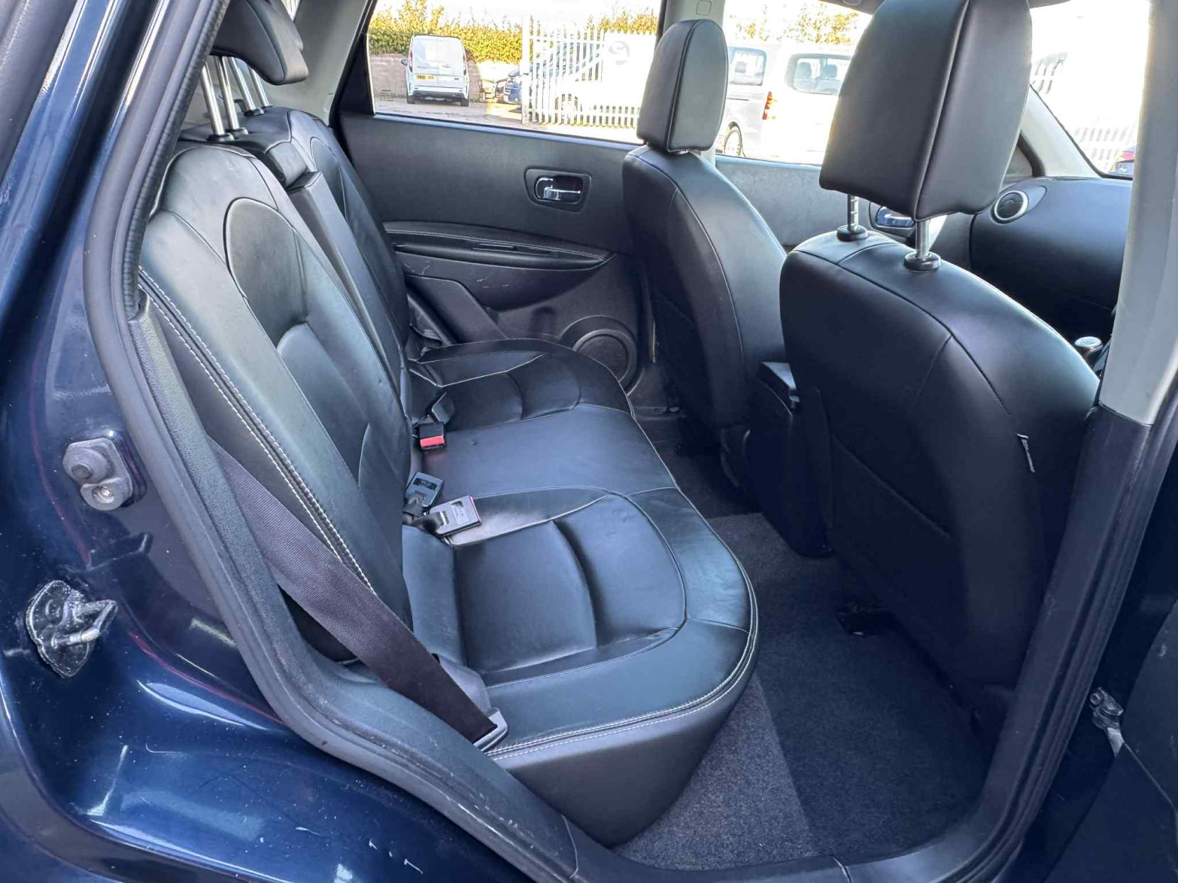 Nissan Qashqai 1.6 dCi Tekna SUV 5dr Diesel Manual 2WD Euro 5 (AVM) (130 ps)