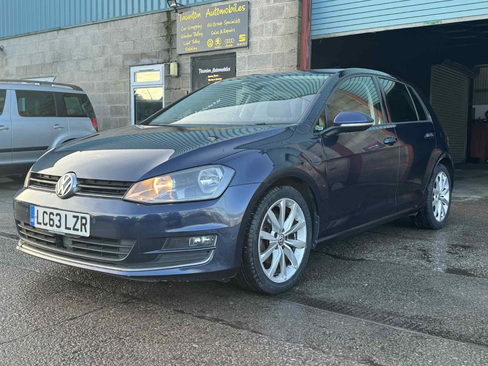 Volkswagen Golf 2.0 TDI BlueMotion Tech GT Hatchback 5dr Diesel Manual Euro 5 (s/s) (150 ps)