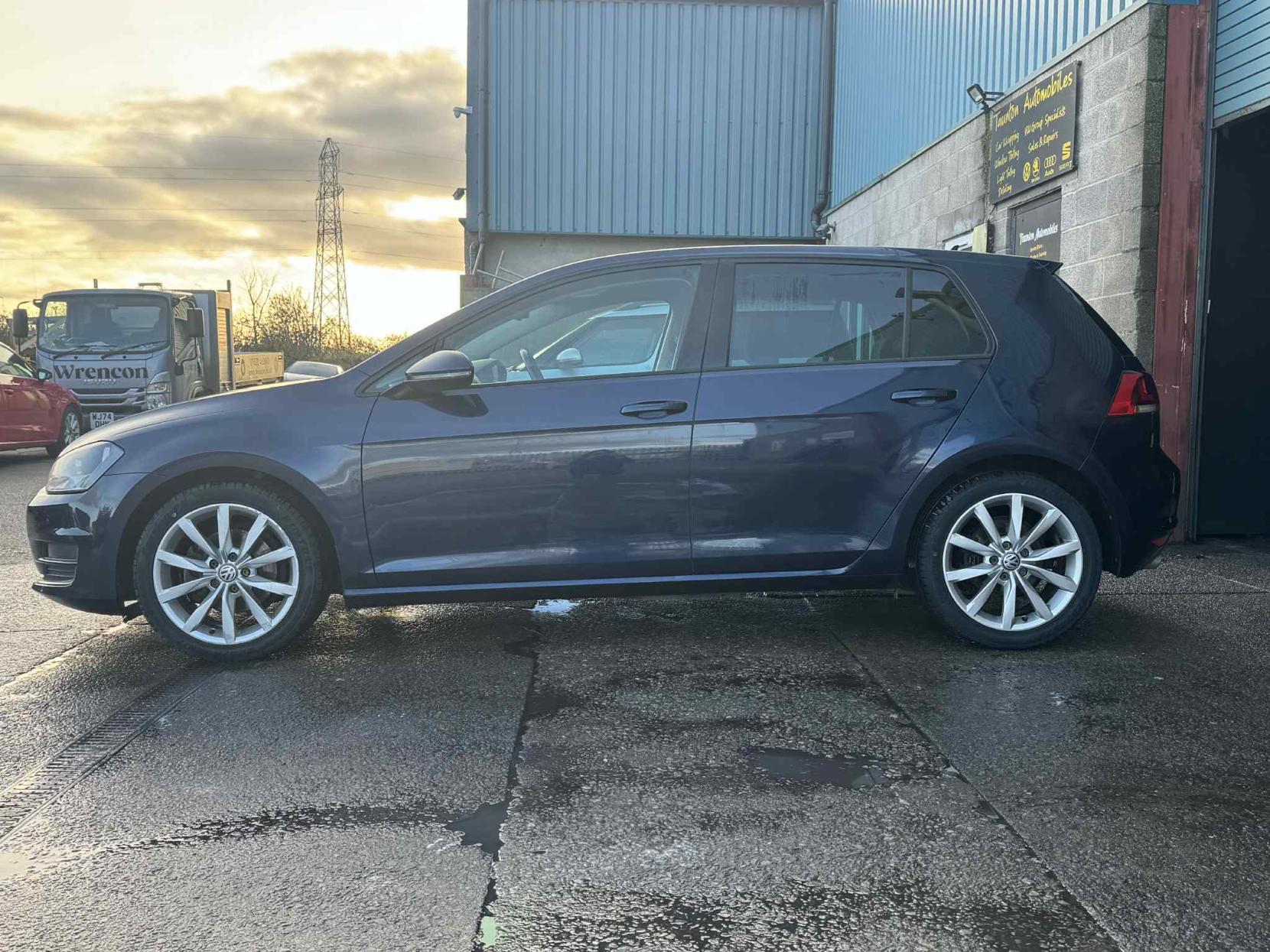 Volkswagen Golf 2.0 TDI BlueMotion Tech GT Hatchback 5dr Diesel Manual Euro 5 (s/s) (150 ps)