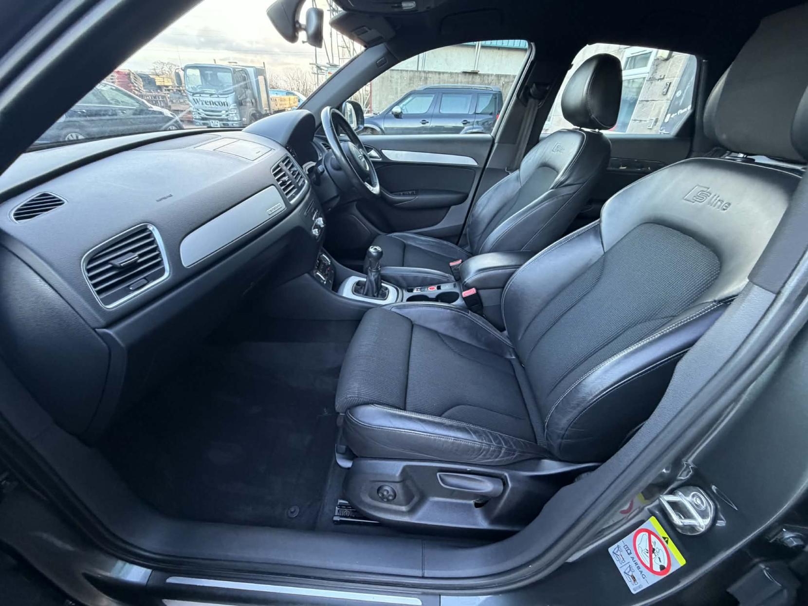 Audi Q3 2.0 TDI S line SUV 5dr Diesel Manual quattro Euro 5 (s/s) (140 ps)