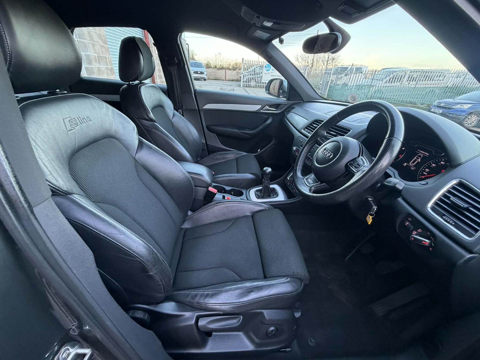 Audi Q3 2.0 TDI S line SUV 5dr Diesel Manual quattro Euro 5 (s/s) (140 ps)