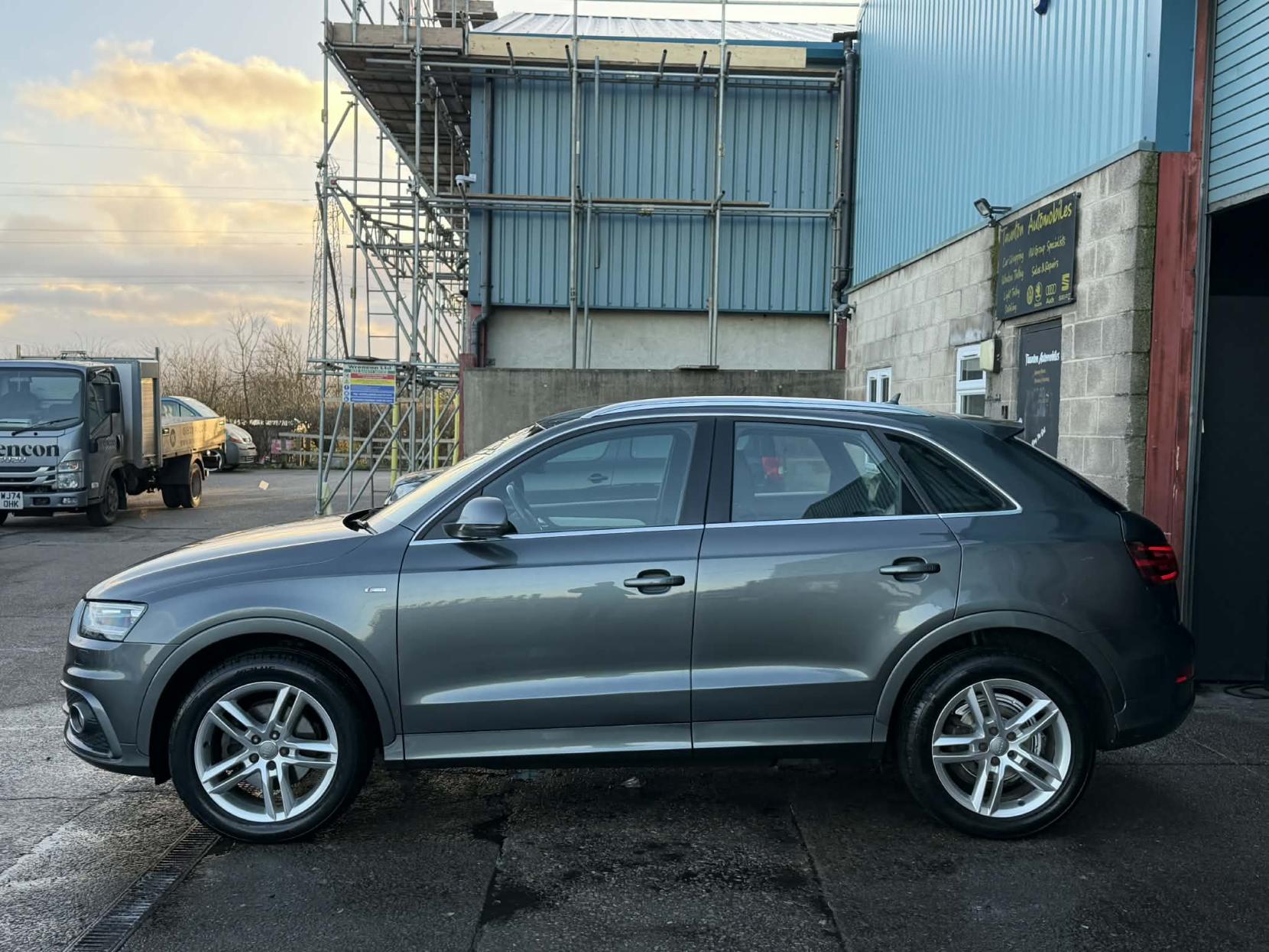 Audi Q3 2.0 TDI S line SUV 5dr Diesel Manual quattro Euro 5 (s/s) (140 ps)