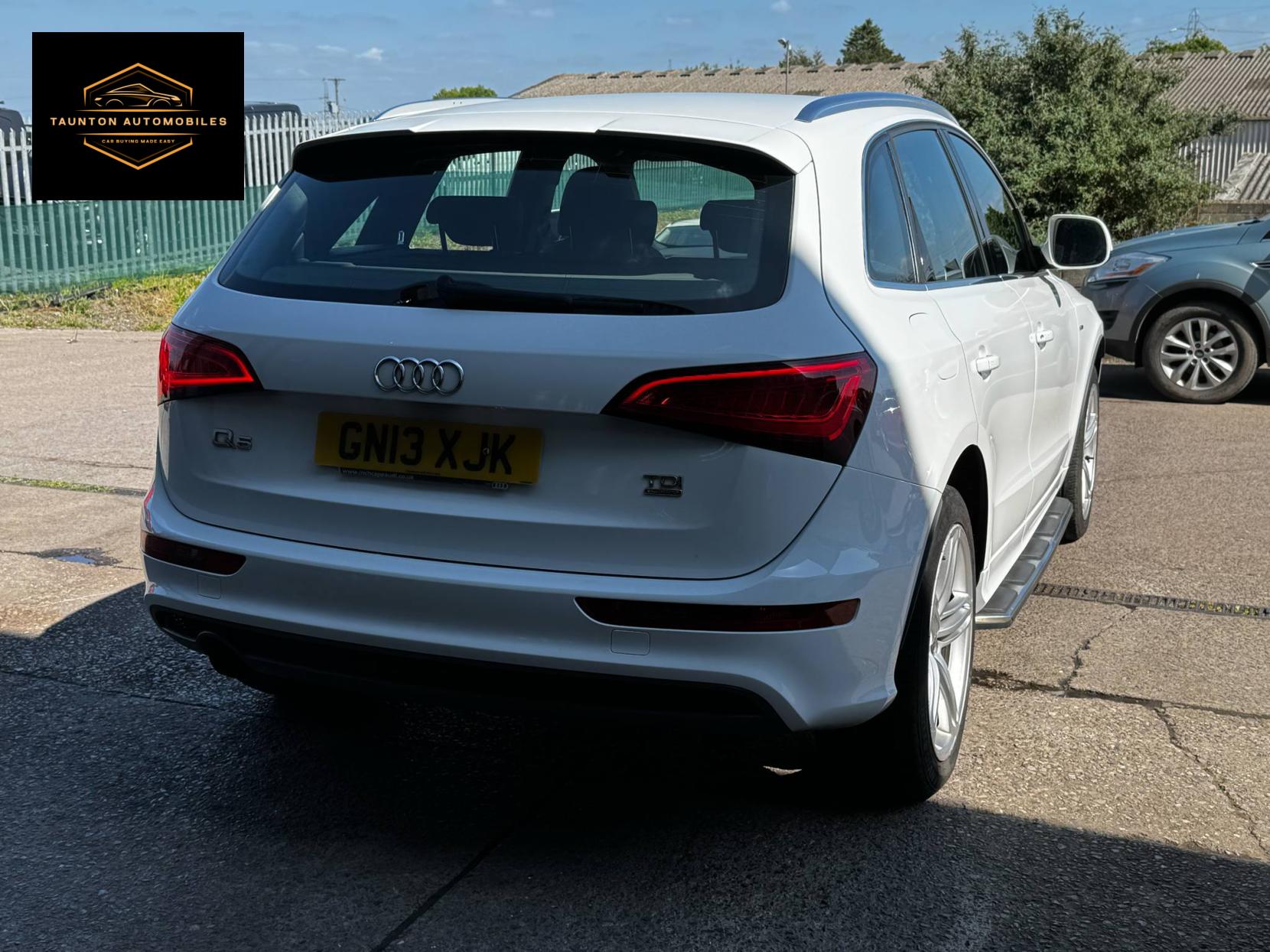 Audi Q5 2.0 TDI S line SUV 5dr Diesel Manual quattro Euro 5 (s/s) (143 ps)