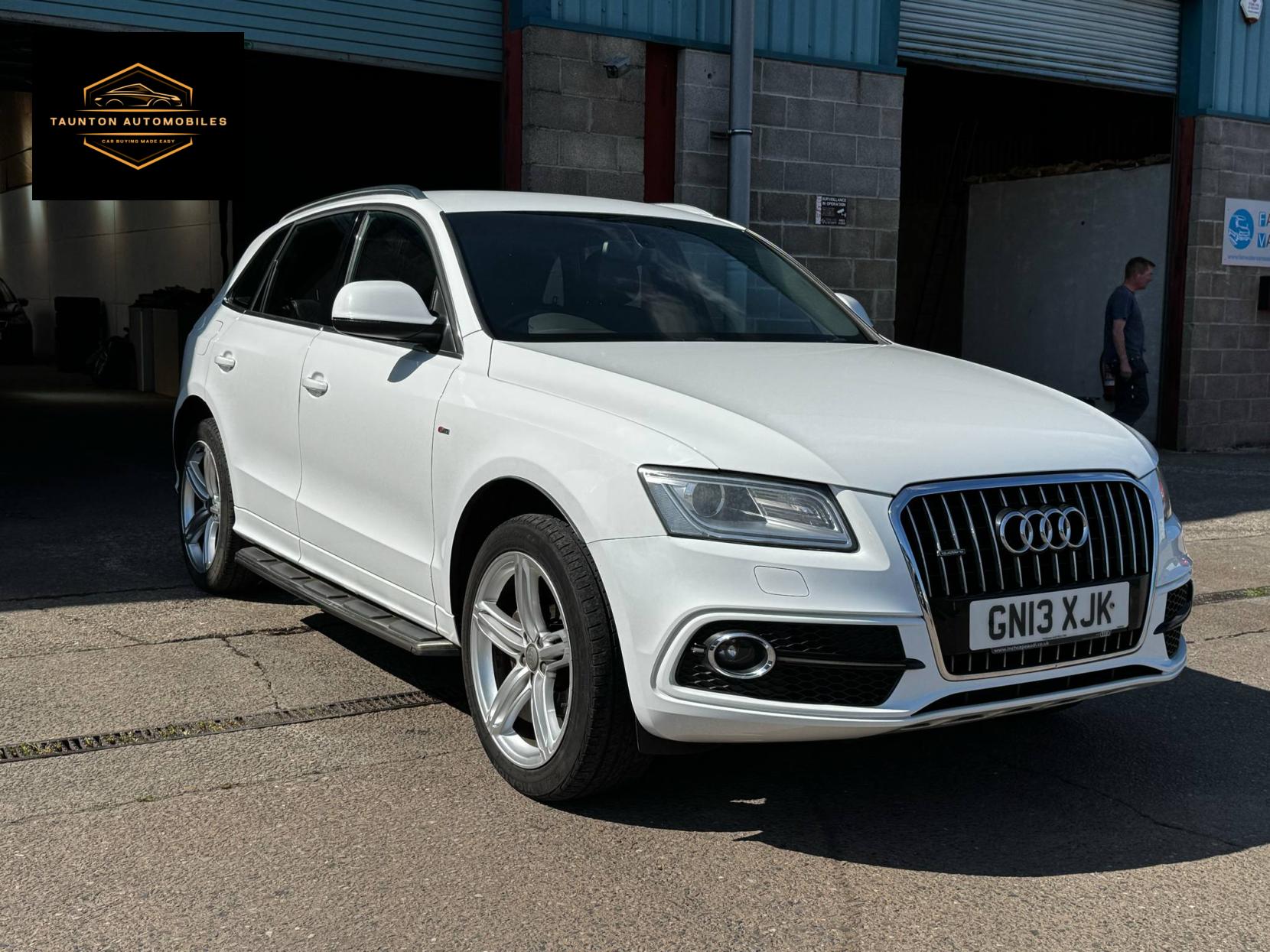 Audi Q5 2.0 TDI S line SUV 5dr Diesel Manual quattro Euro 5 (s/s) (143 ps)