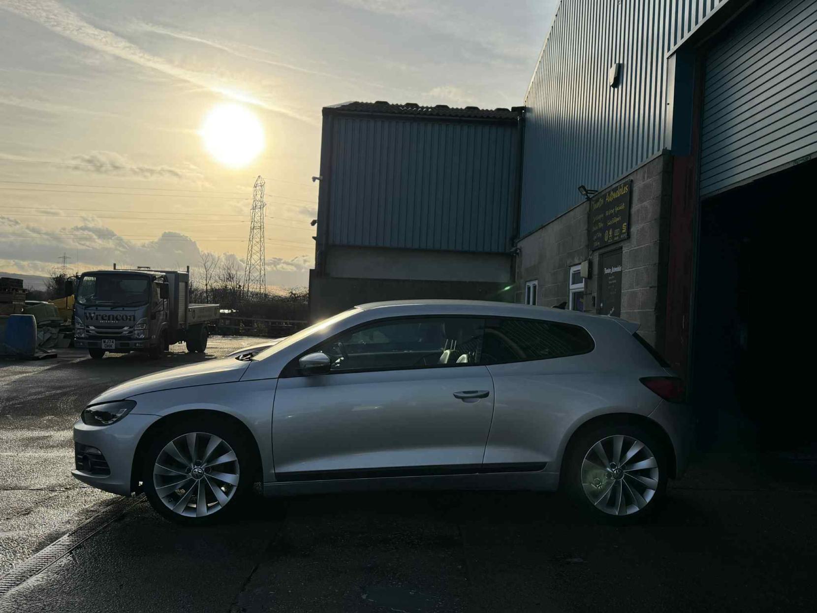 Volkswagen Scirocco 2.0 TDI BlueMotion Tech Hatchback 3dr Diesel DSG Euro 5 (s/s) (Nav) (140 ps)