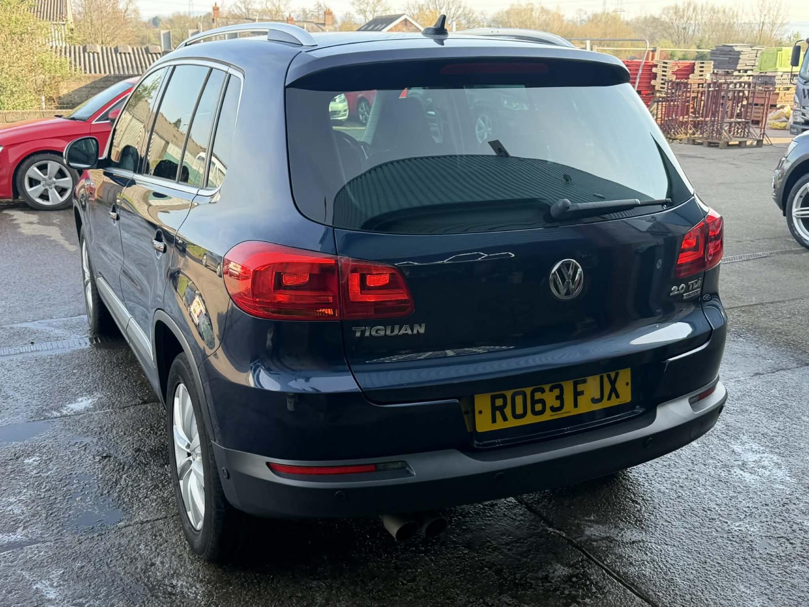 Volkswagen Tiguan 2.0 TDI BlueMotion Tech Match SUV 5dr Diesel DSG 4WD Euro 5 (s/s) (140 ps)