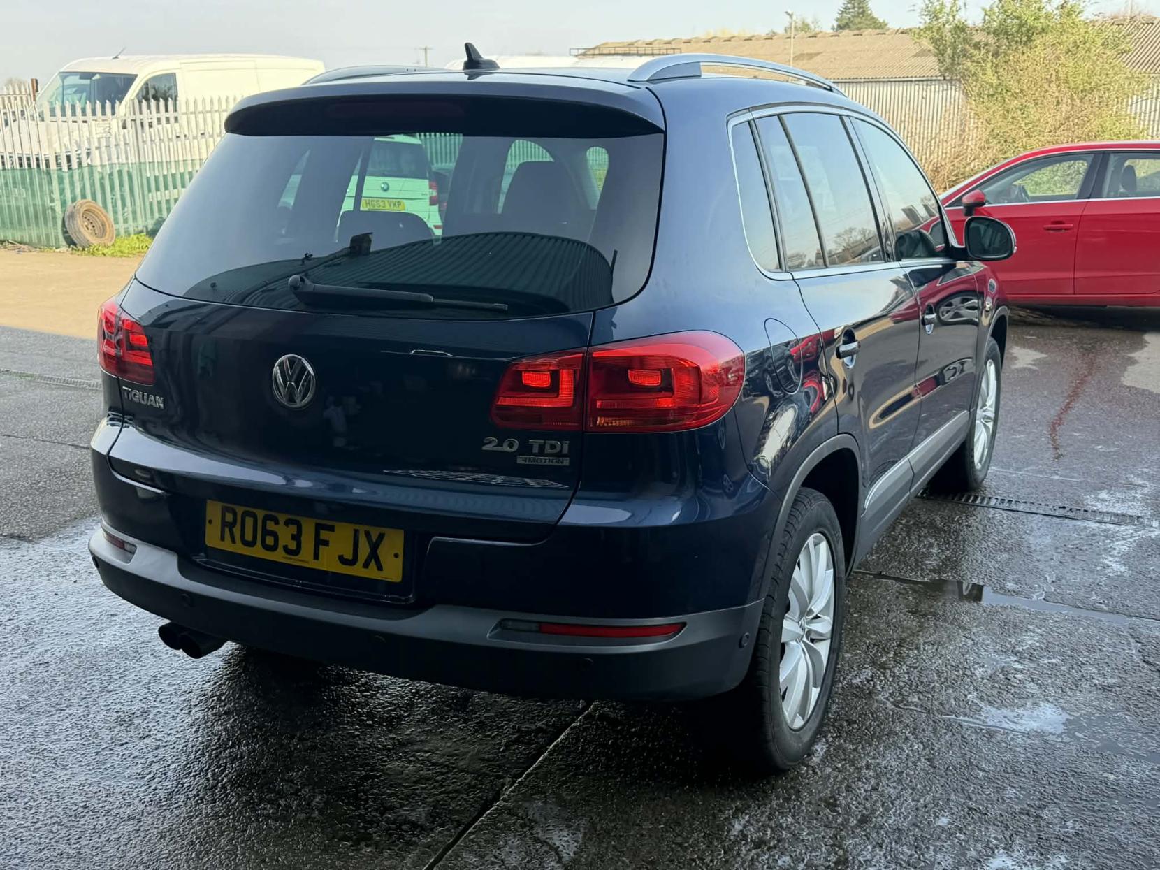 Volkswagen Tiguan 2.0 TDI BlueMotion Tech Match SUV 5dr Diesel DSG 4WD Euro 5 (s/s) (140 ps)