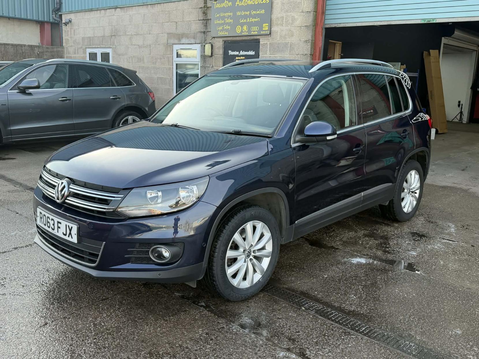 Volkswagen Tiguan 2.0 TDI BlueMotion Tech Match SUV 5dr Diesel DSG 4WD Euro 5 (s/s) (140 ps)