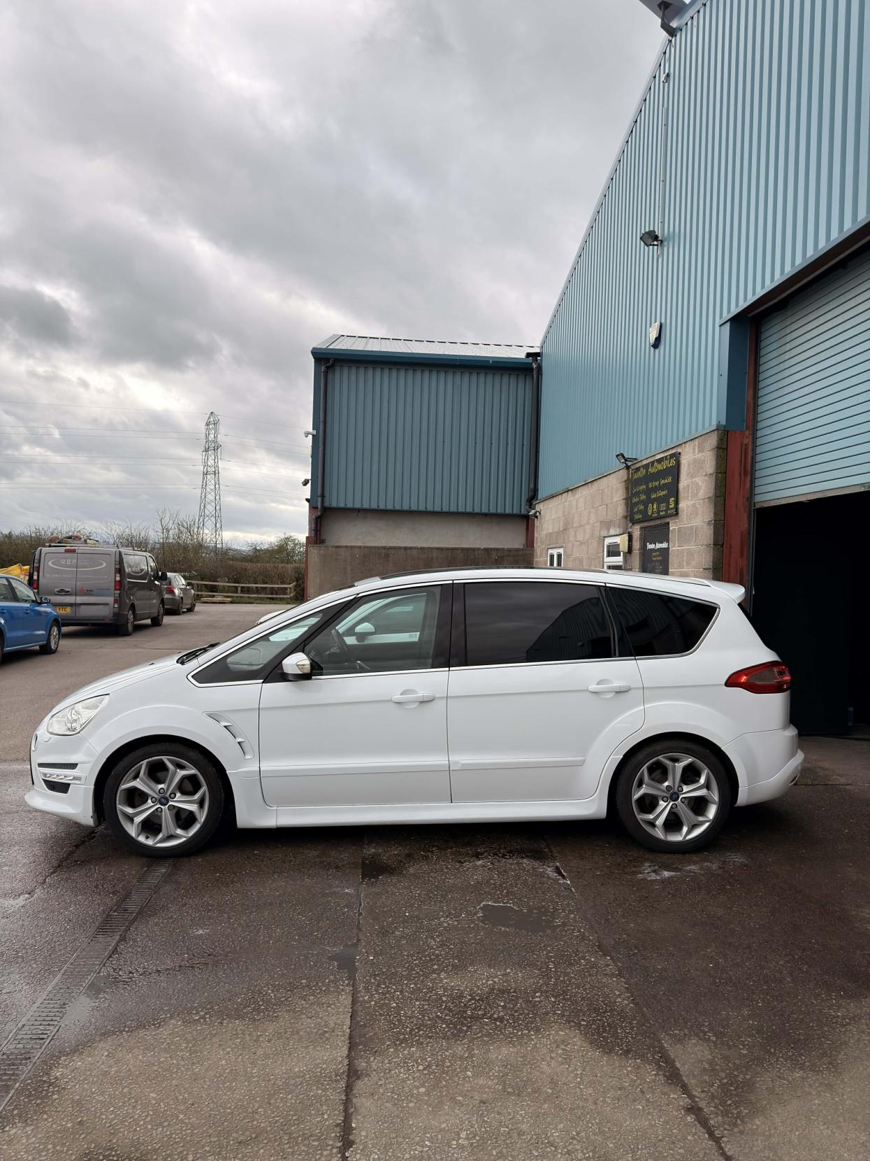 Ford S-Max 2.2 TDCi Titanium X Sport MPV 5dr Diesel Manual Euro 5 (200 ps)