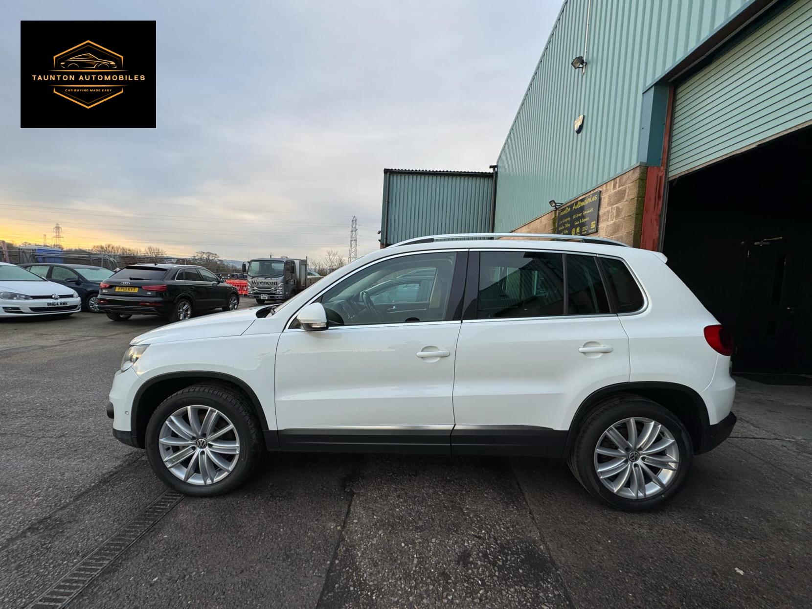 Volkswagen Tiguan 2.0 TDI BlueMotion Tech Match SUV 5dr Diesel DSG 4WD Euro 5 (s/s) (140 ps)