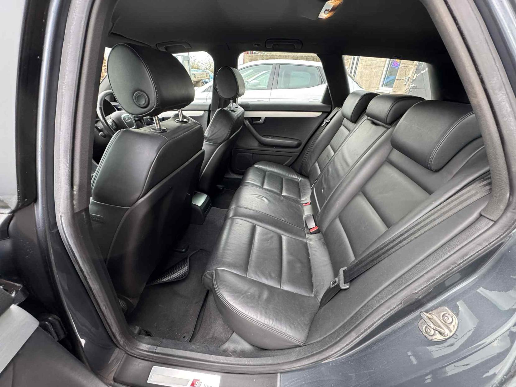 Audi A4 Avant 2.0 TD S line Special Edition Estate 5dr Diesel Manual quattro (179 g/km, 168 bhp)