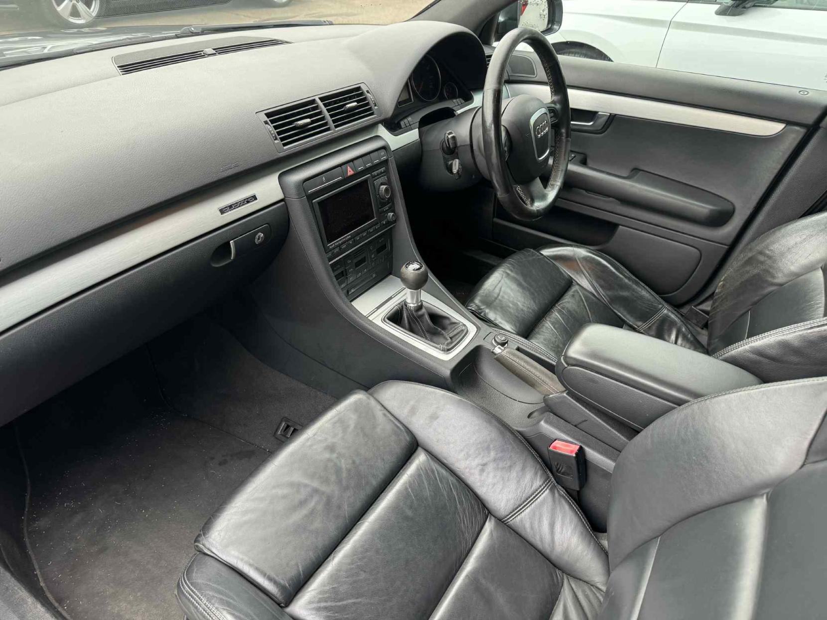 Audi A4 Avant 2.0 TD S line Special Edition Estate 5dr Diesel Manual quattro (179 g/km, 168 bhp)