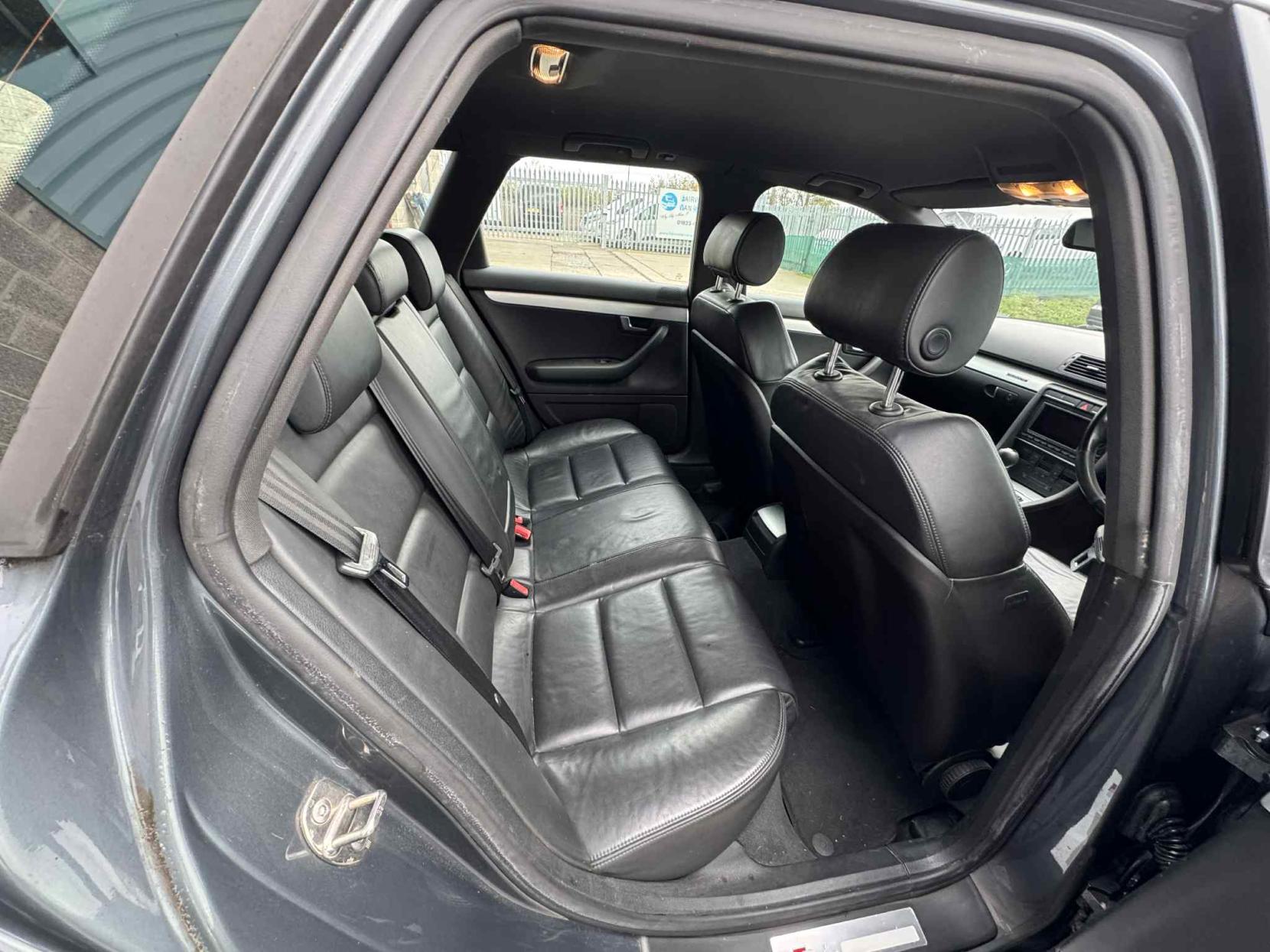 Audi A4 Avant 2.0 TD S line Special Edition Estate 5dr Diesel Manual quattro (179 g/km, 168 bhp)