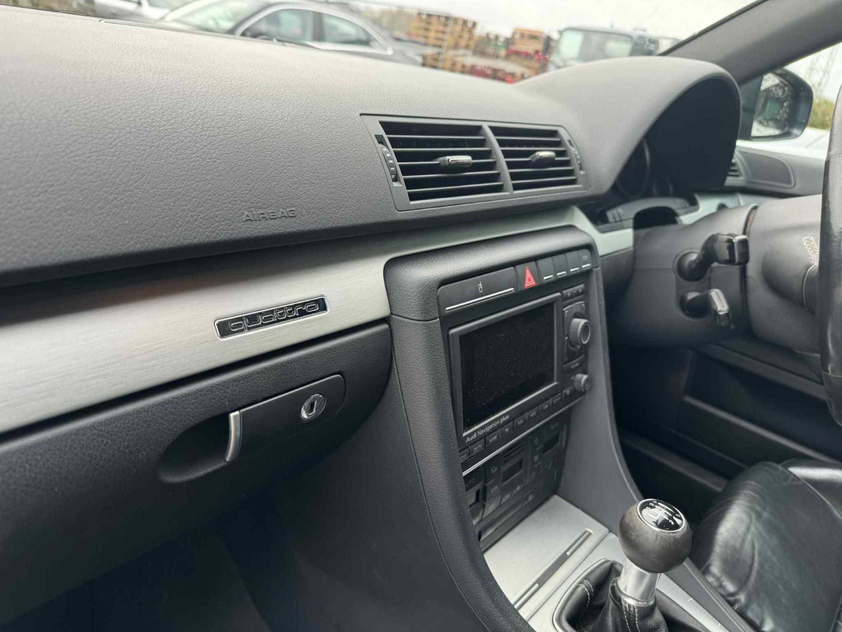 Audi A4 Avant 2.0 TD S line Special Edition Estate 5dr Diesel Manual quattro (179 g/km, 168 bhp)