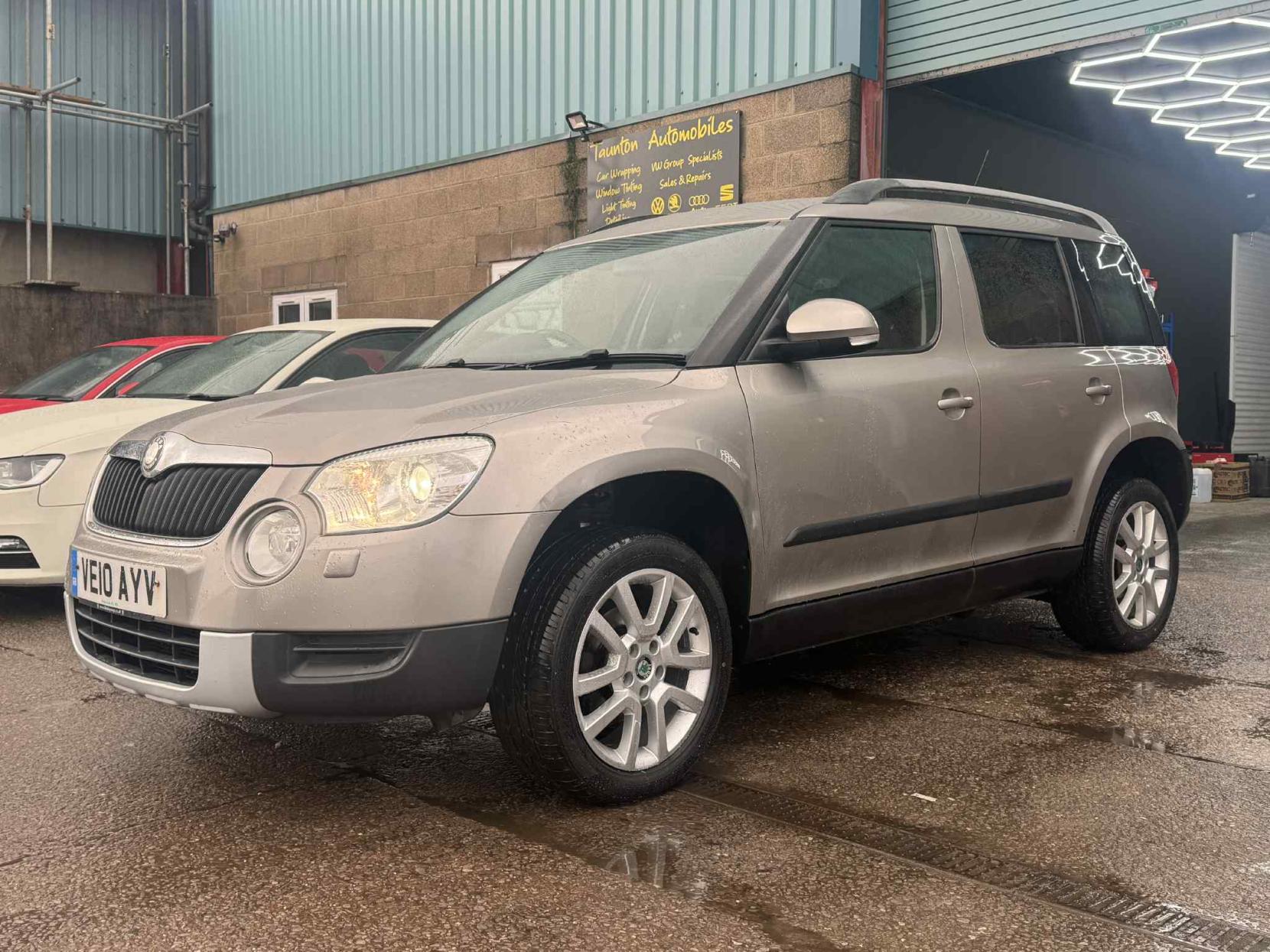 Skoda Yeti 2.0 TDI Elegance SUV 5dr Diesel Manual 4WD Euro 5 (110 ps)