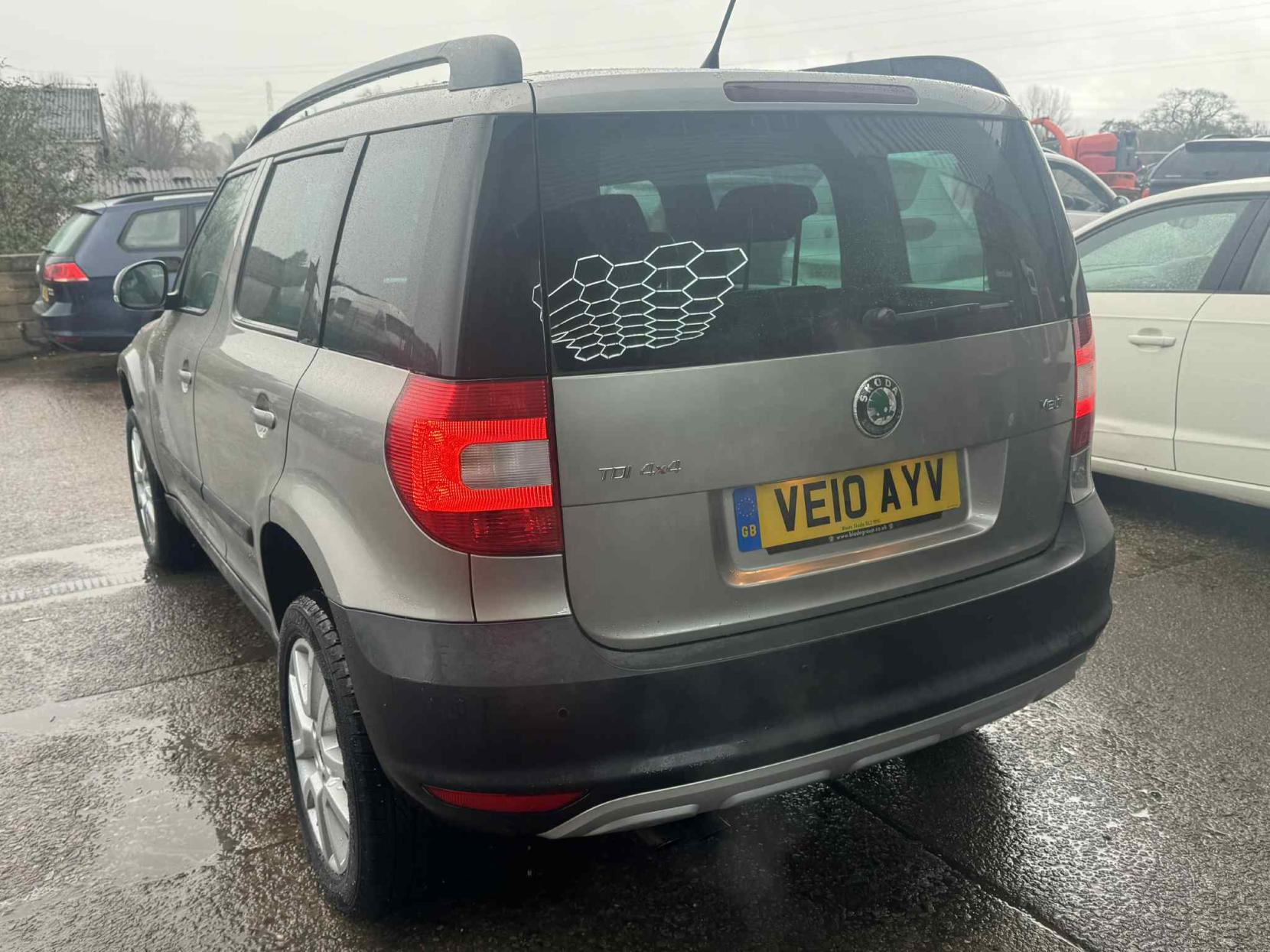 Skoda Yeti 2.0 TDI Elegance SUV 5dr Diesel Manual 4WD Euro 5 (110 ps)