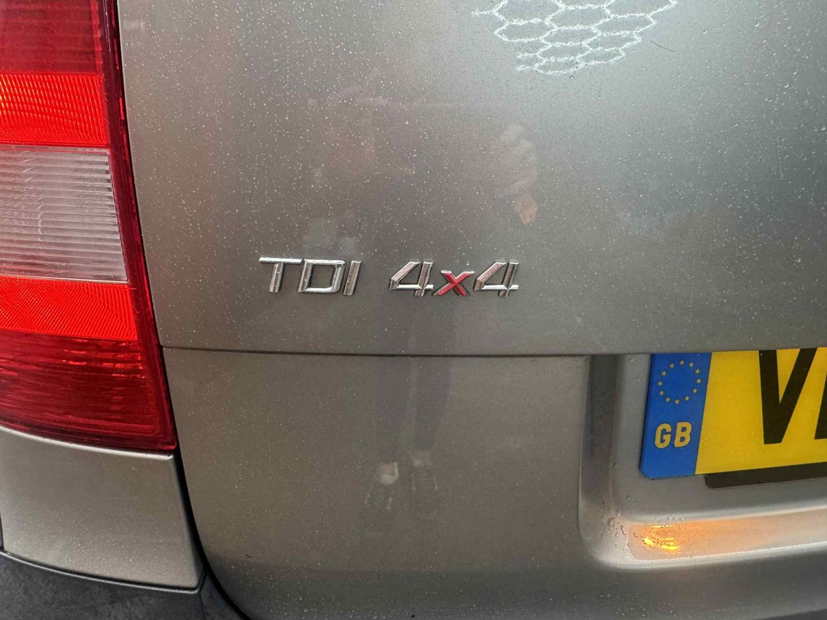 Skoda Yeti 2.0 TDI Elegance SUV 5dr Diesel Manual 4WD Euro 5 (110 ps)