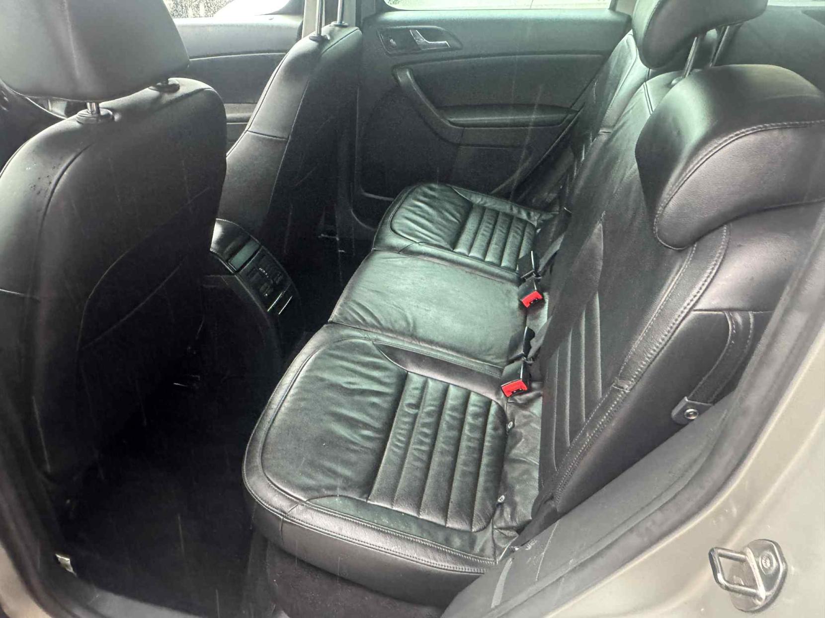 Skoda Yeti 2.0 TDI Elegance SUV 5dr Diesel Manual 4WD Euro 5 (110 ps)