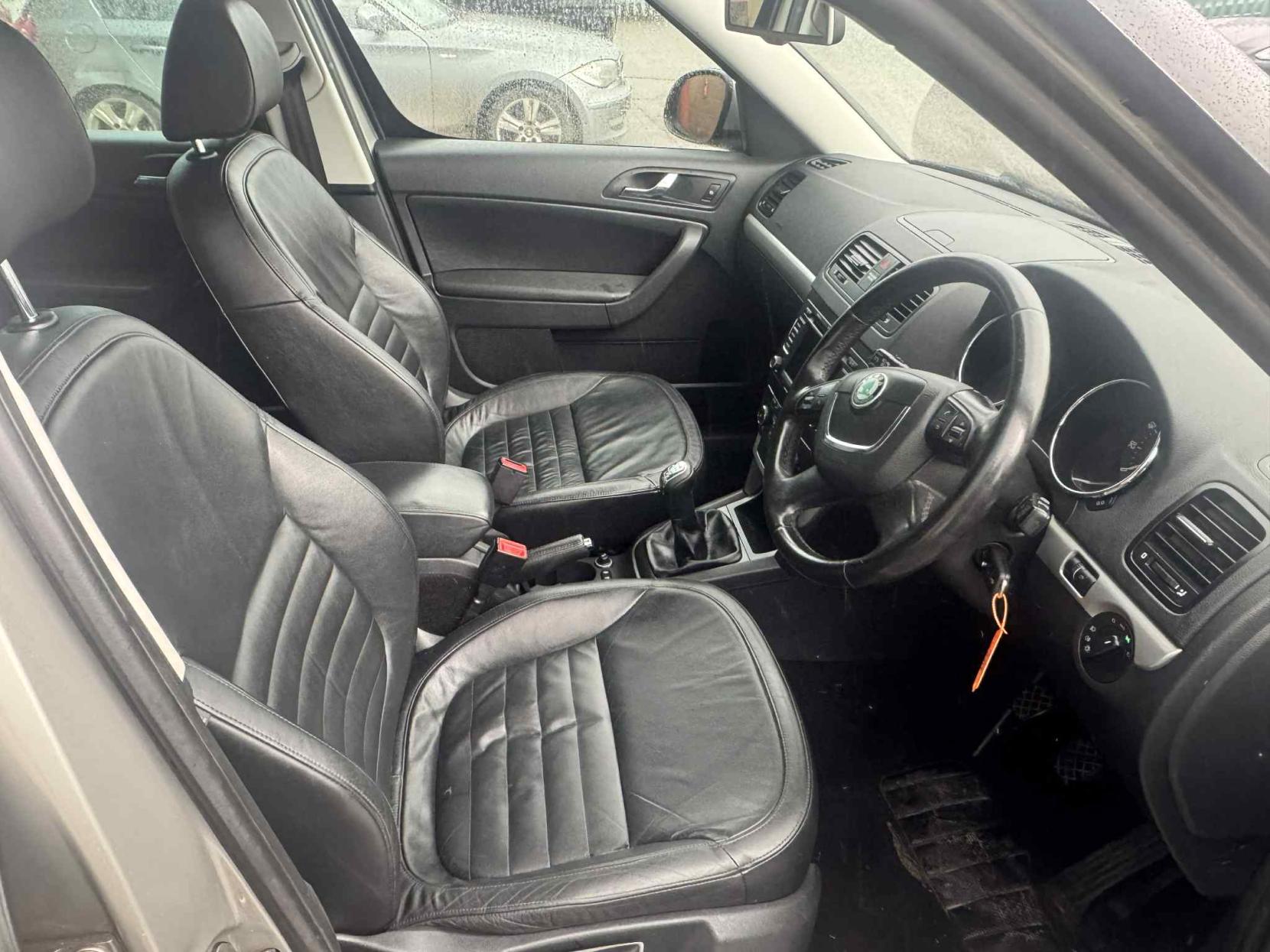 Skoda Yeti 2.0 TDI Elegance SUV 5dr Diesel Manual 4WD Euro 5 (110 ps)