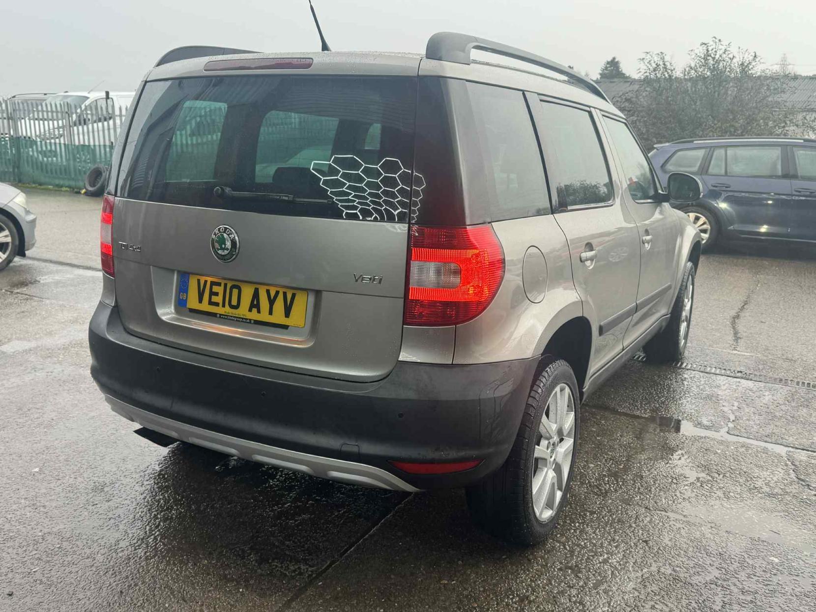 Skoda Yeti 2.0 TDI Elegance SUV 5dr Diesel Manual 4WD Euro 5 (110 ps)