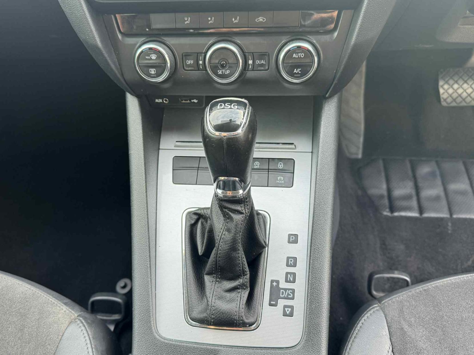 Skoda Octavia 1.4 TSI Elegance Estate 5dr Petrol DSG Euro 5 (s/s) (140 ps)