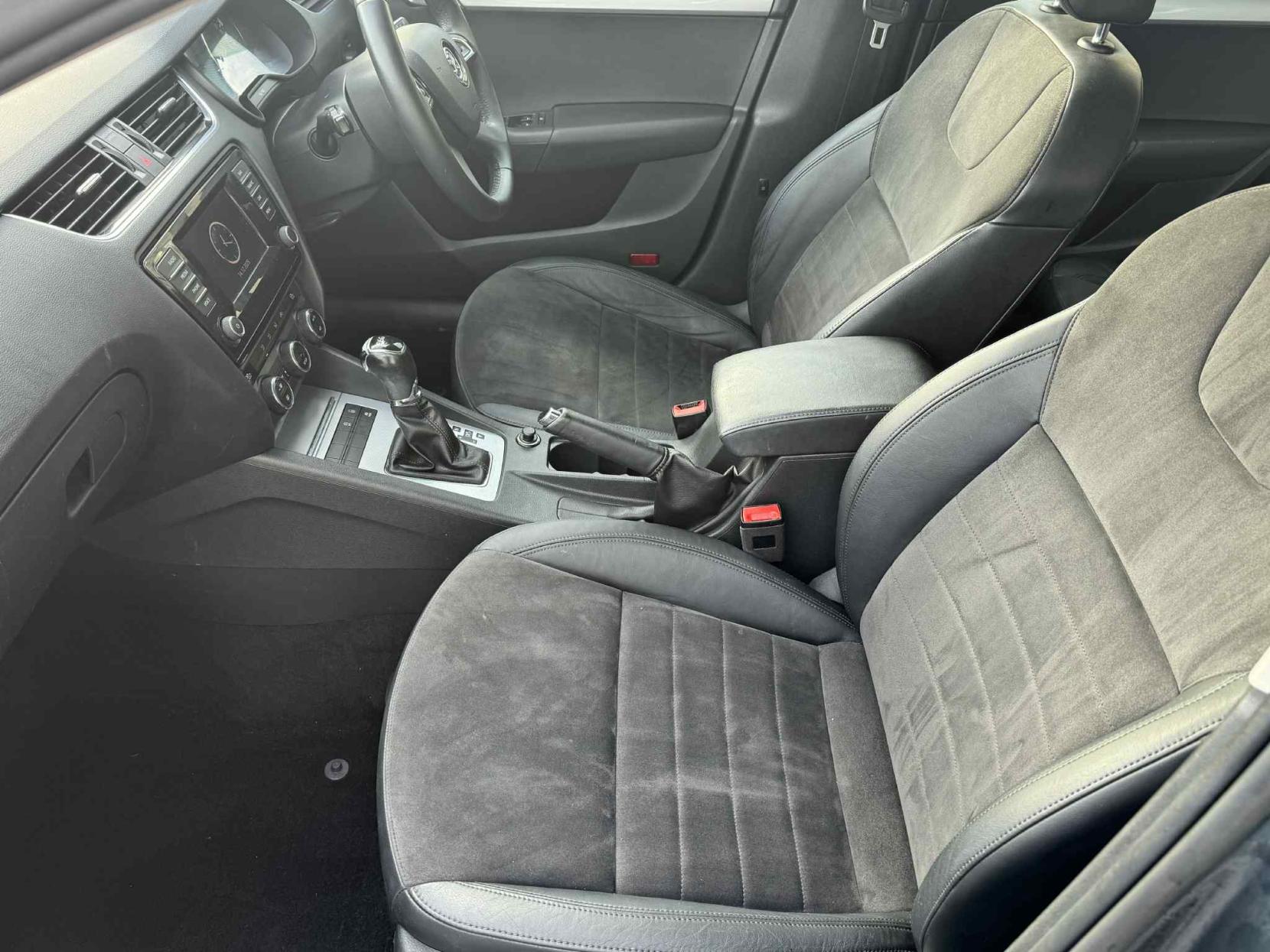 Skoda Octavia 1.4 TSI Elegance Estate 5dr Petrol DSG Euro 5 (s/s) (140 ps)