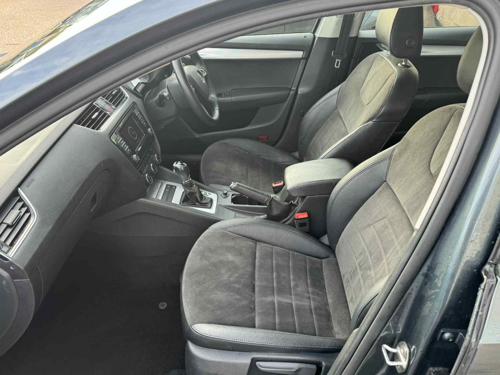 Skoda Octavia 1.4 TSI Elegance Estate 5dr Petrol DSG Euro 5 (s/s) (140 ps)