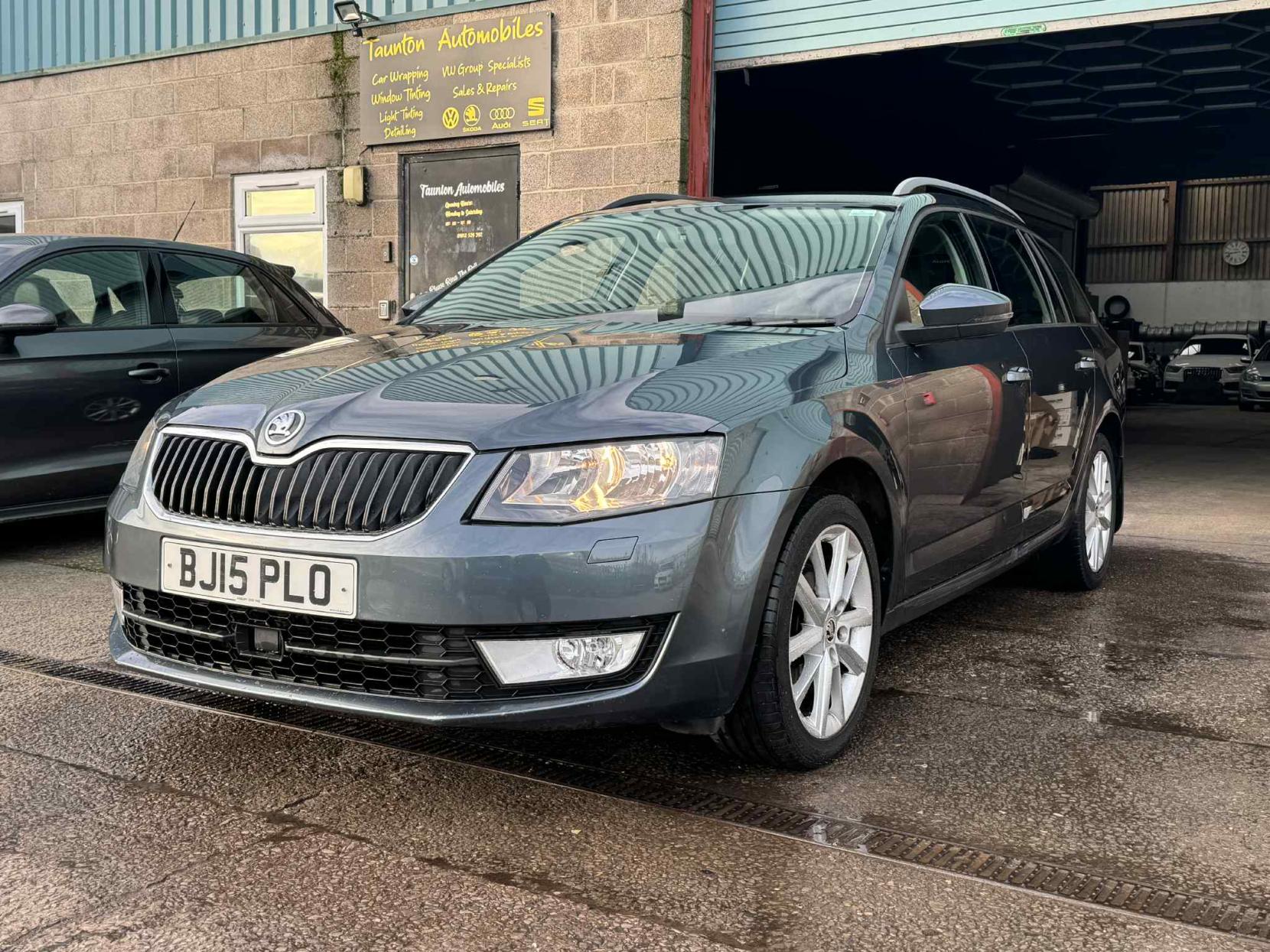 Skoda Octavia 1.4 TSI Elegance Estate 5dr Petrol DSG Euro 5 (s/s) (140 ps)