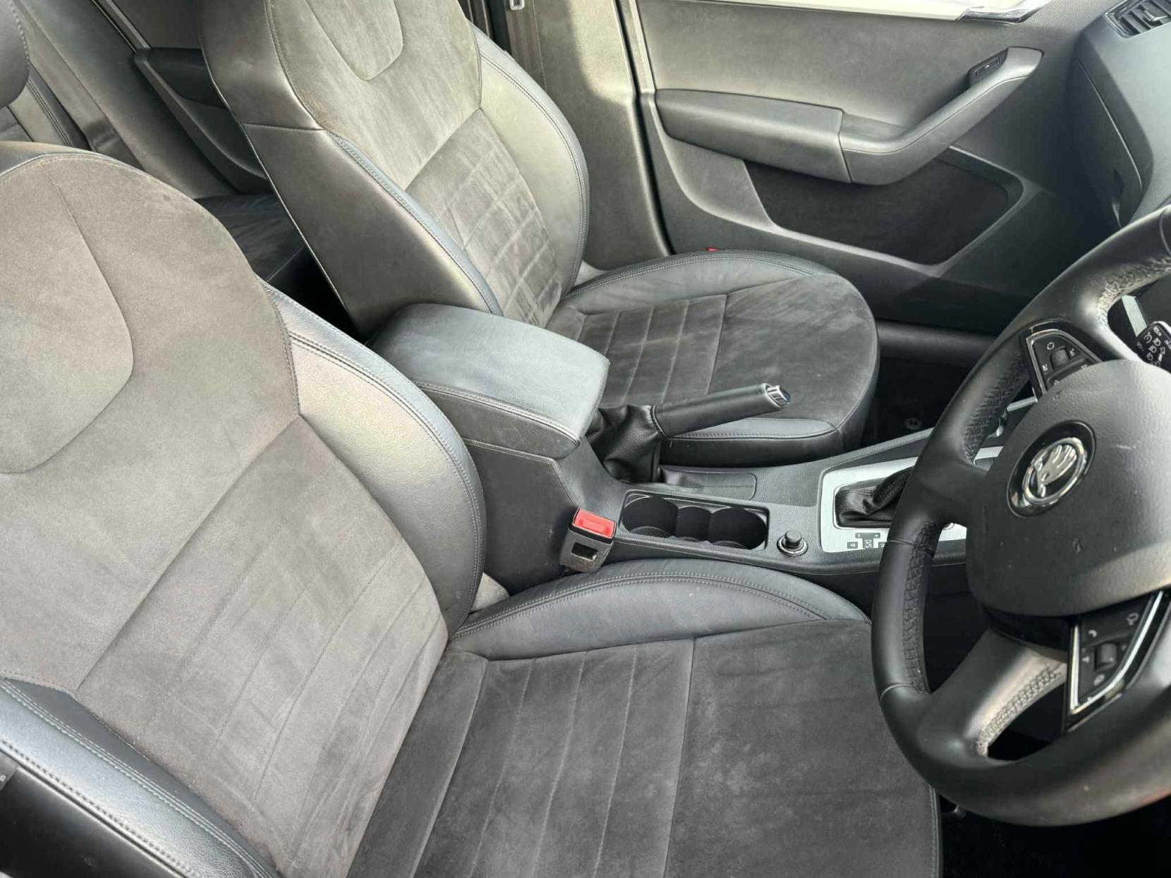 Skoda Octavia 1.4 TSI Elegance Estate 5dr Petrol DSG Euro 5 (s/s) (140 ps)