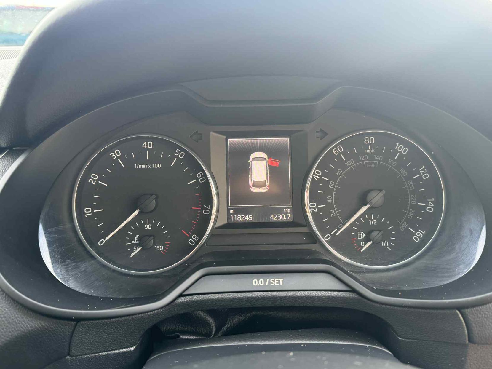 Skoda Octavia 1.4 TSI Elegance Estate 5dr Petrol DSG Euro 5 (s/s) (140 ps)