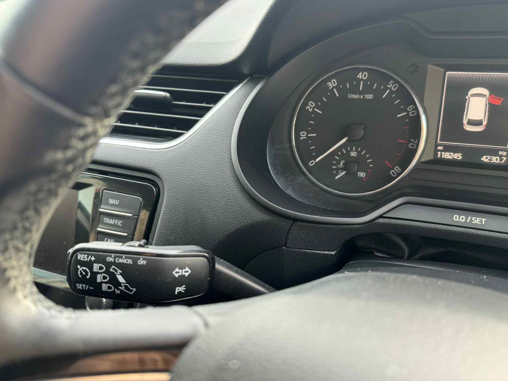 Skoda Octavia 1.4 TSI Elegance Estate 5dr Petrol DSG Euro 5 (s/s) (140 ps)