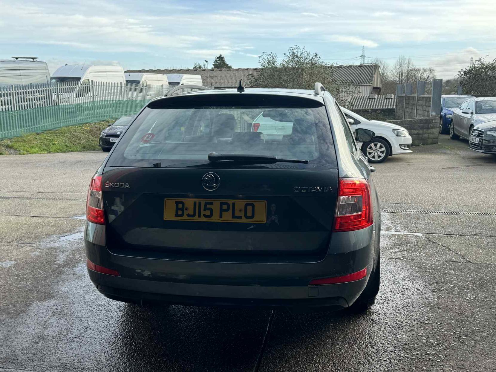 Skoda Octavia 1.4 TSI Elegance Estate 5dr Petrol DSG Euro 5 (s/s) (140 ps)