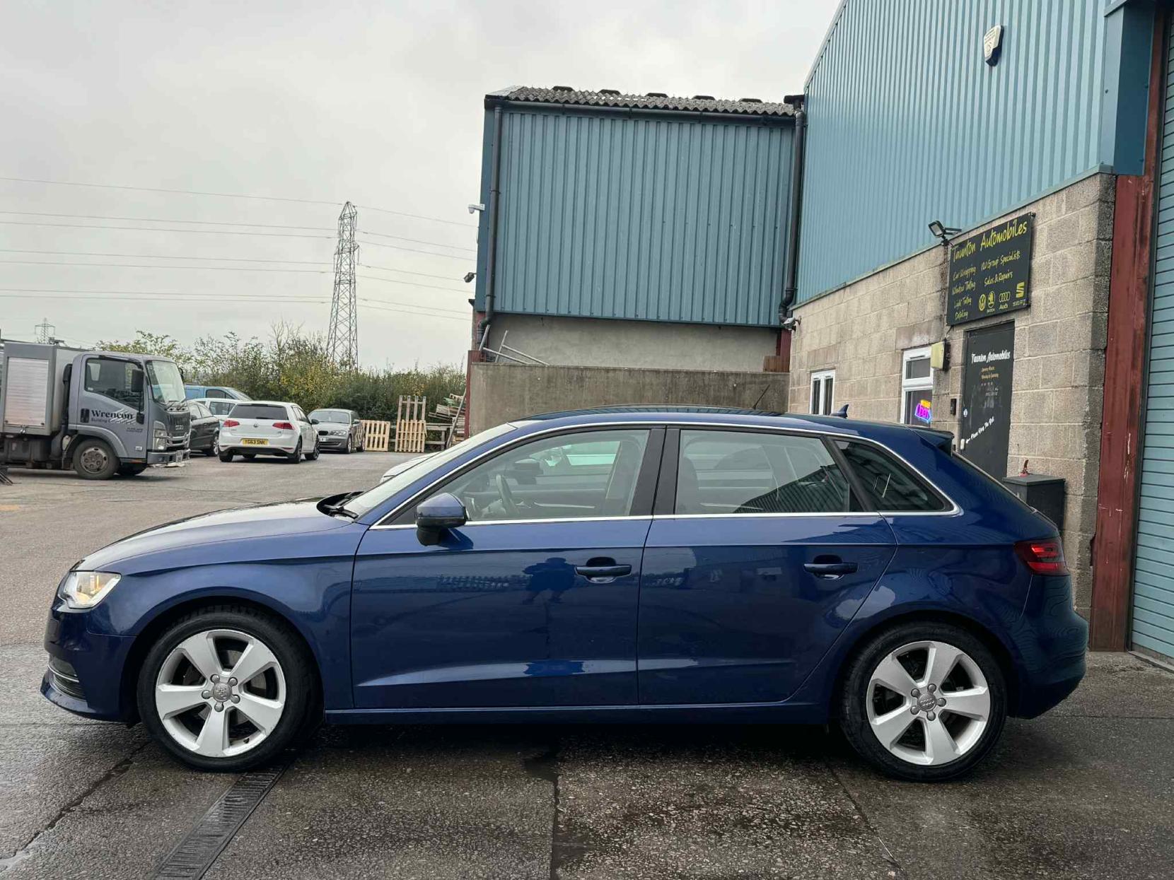 Audi A3 1.6 TDI Sport Sportback 5dr Diesel Manual Euro 5 (s/s) (105 ps)